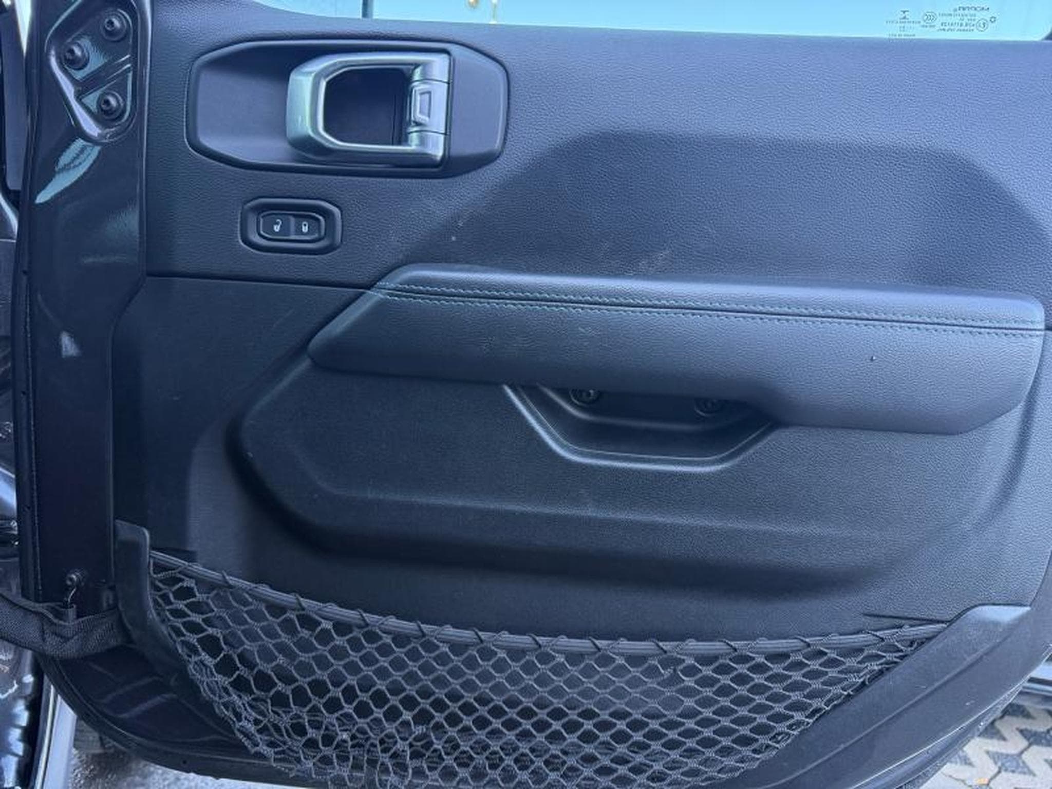 Jeep Wrangler SAHARA / Hybride (2022) - Foto 20