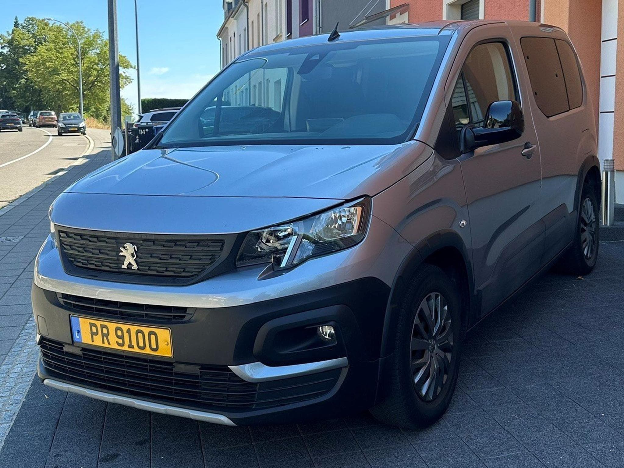 Peugeot Rifter Genre Camionette (2022) - Photo 2