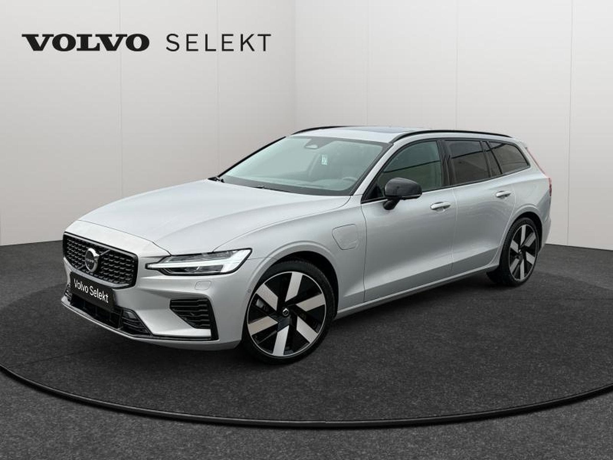 Volvo V60 T6 AWD Plus Dark / Hybride (2025) - Foto 1