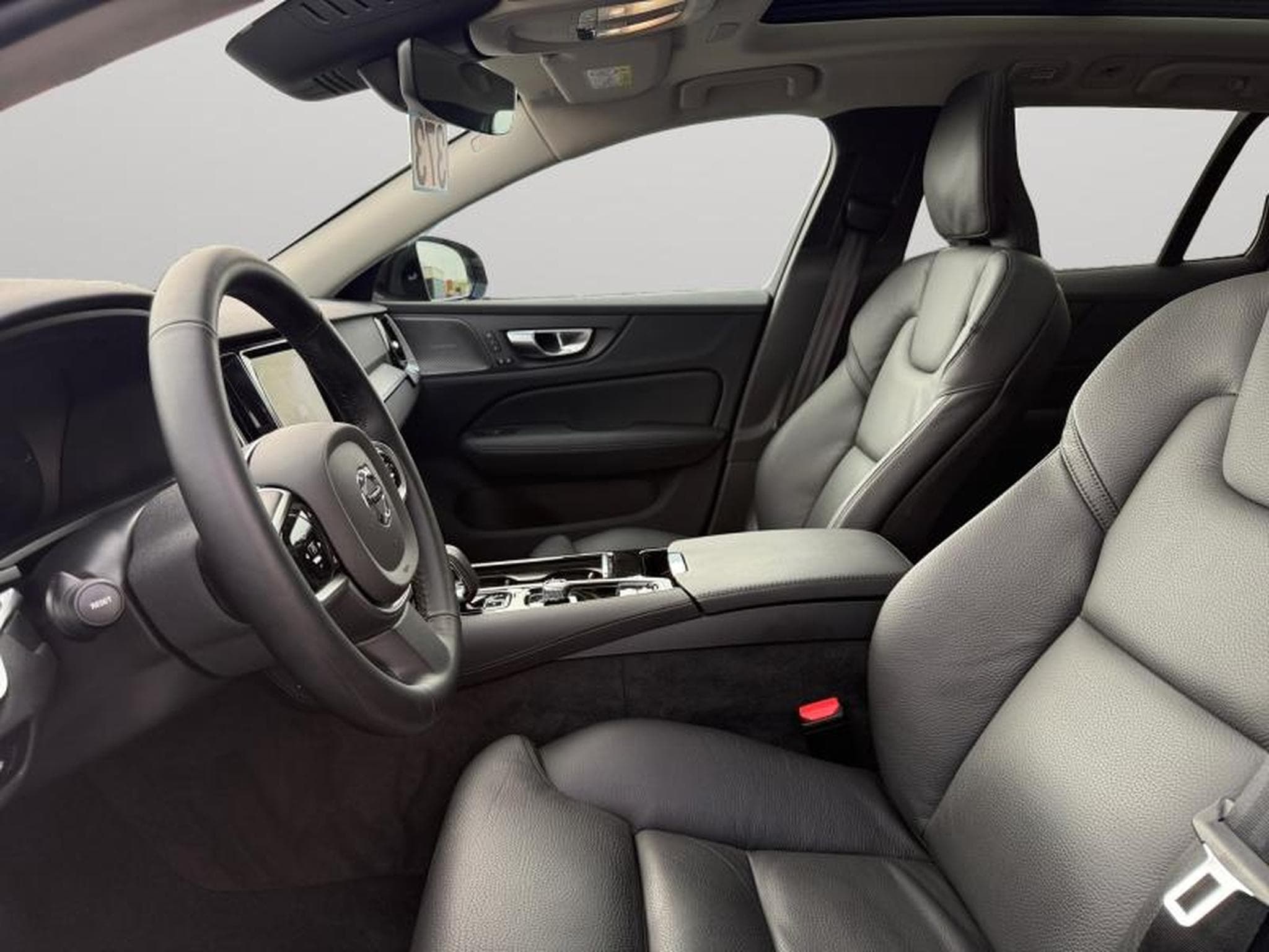 Volvo V60 T6 AWD Plus Dark / Hybride (2025) - Foto 10