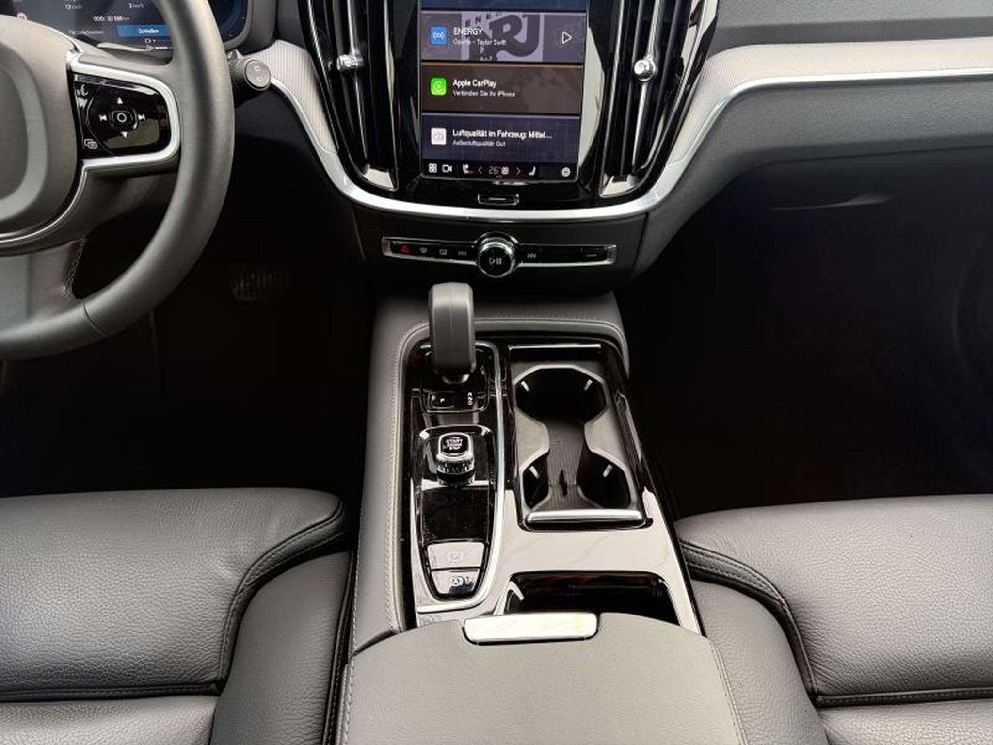 Volvo V60 T6 AWD Plus Dark / Hybride (2025) - Foto 11