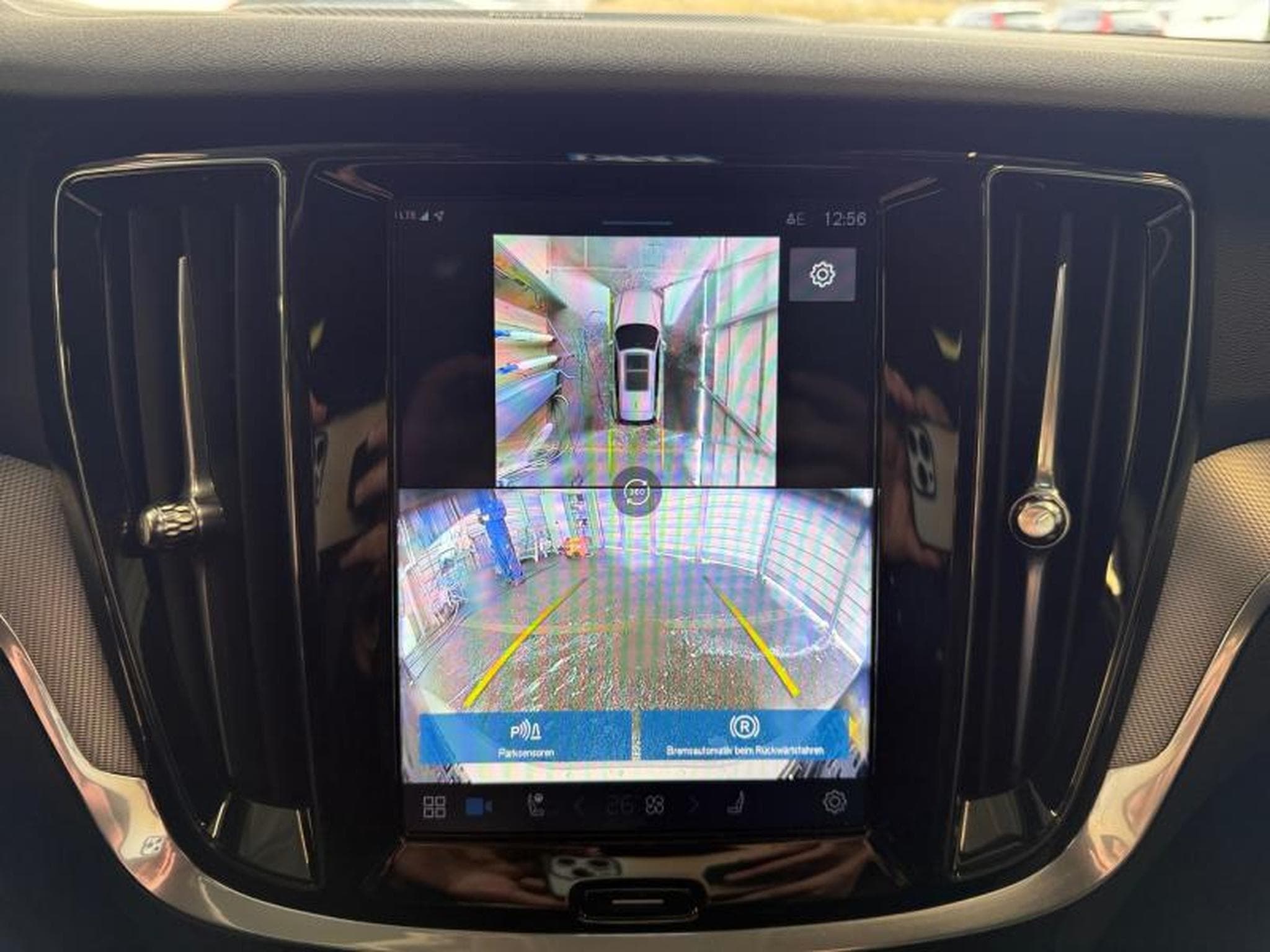 Volvo V60 T6 AWD Plus Dark / Hybride (2025) - Foto 17