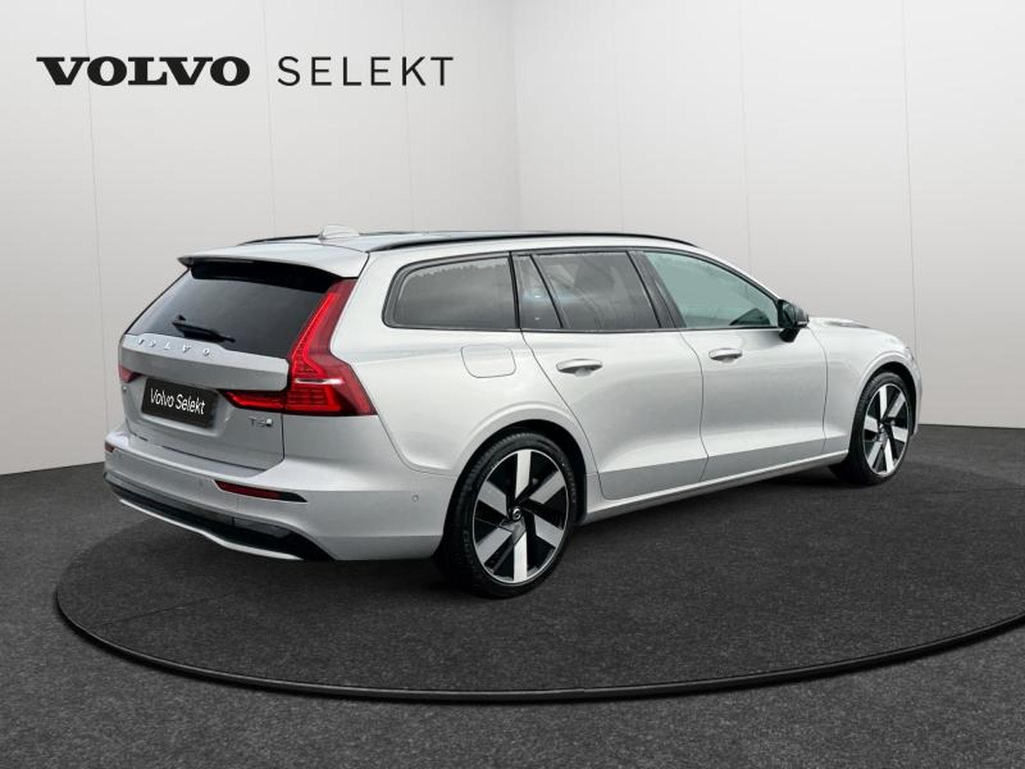 Volvo V60 T6 AWD Plus Dark / Hybride (2025) - Foto 2