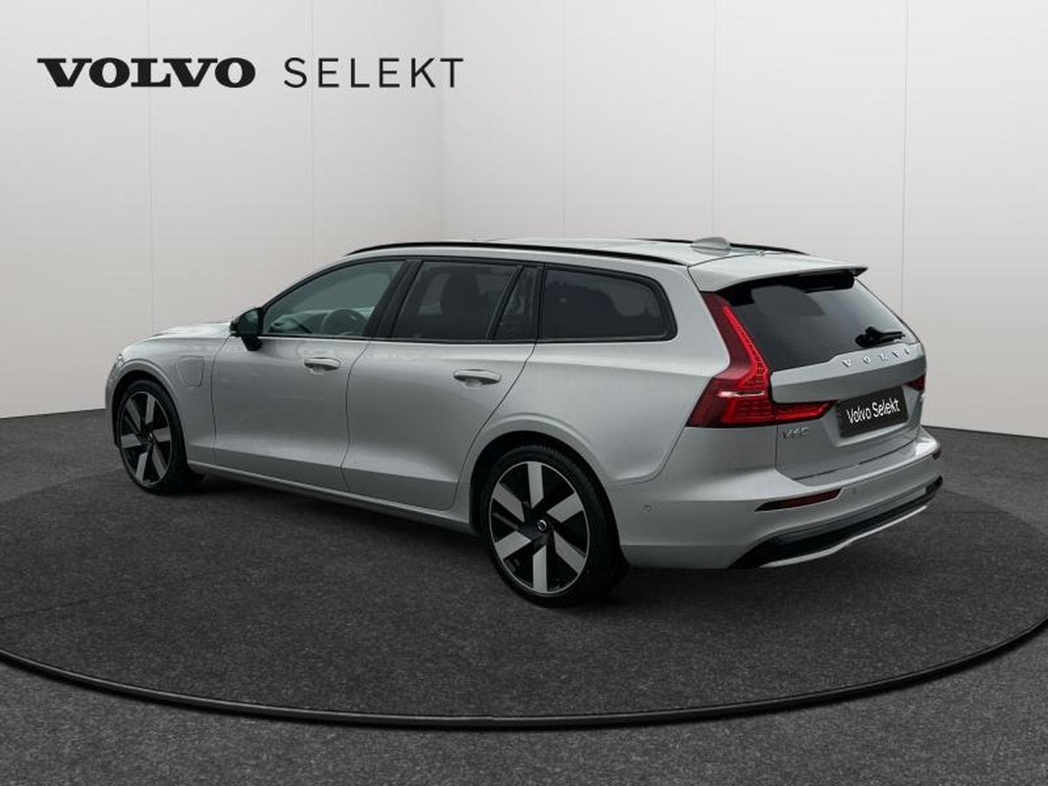 Volvo V60 T6 AWD Plus Dark / Hybride (2025) - Foto 5