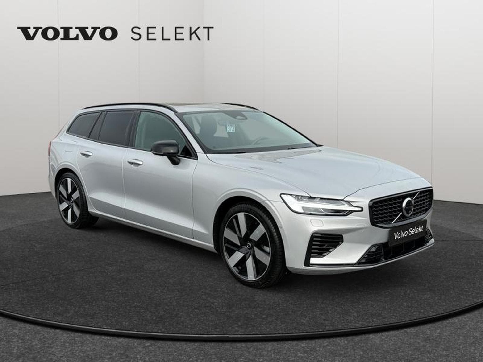 Volvo V60 T6 AWD Plus Dark / Hybride (2025) - Foto 8