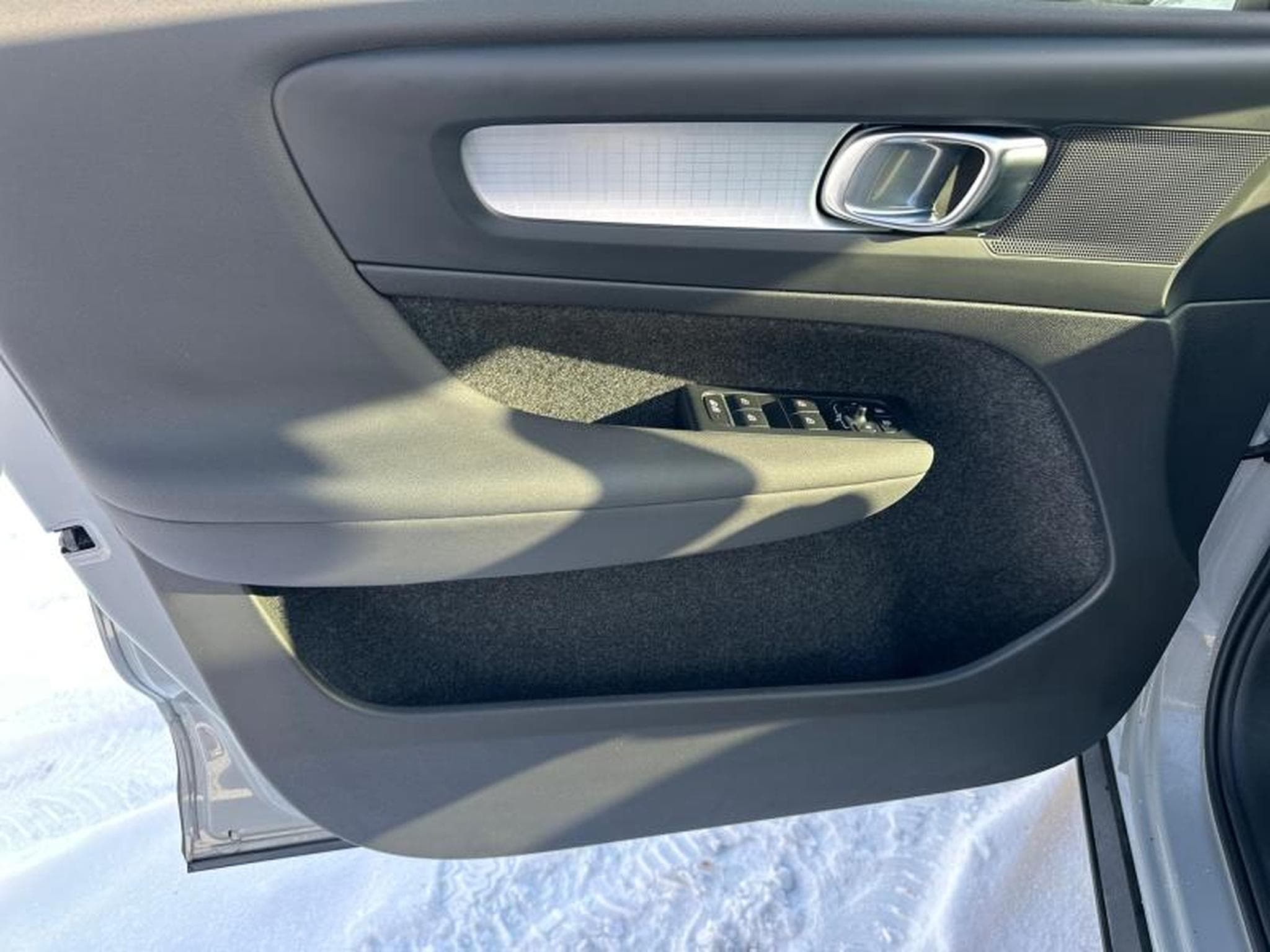 Volvo XC40 B3 Core / Essence (2023) - Photo 21