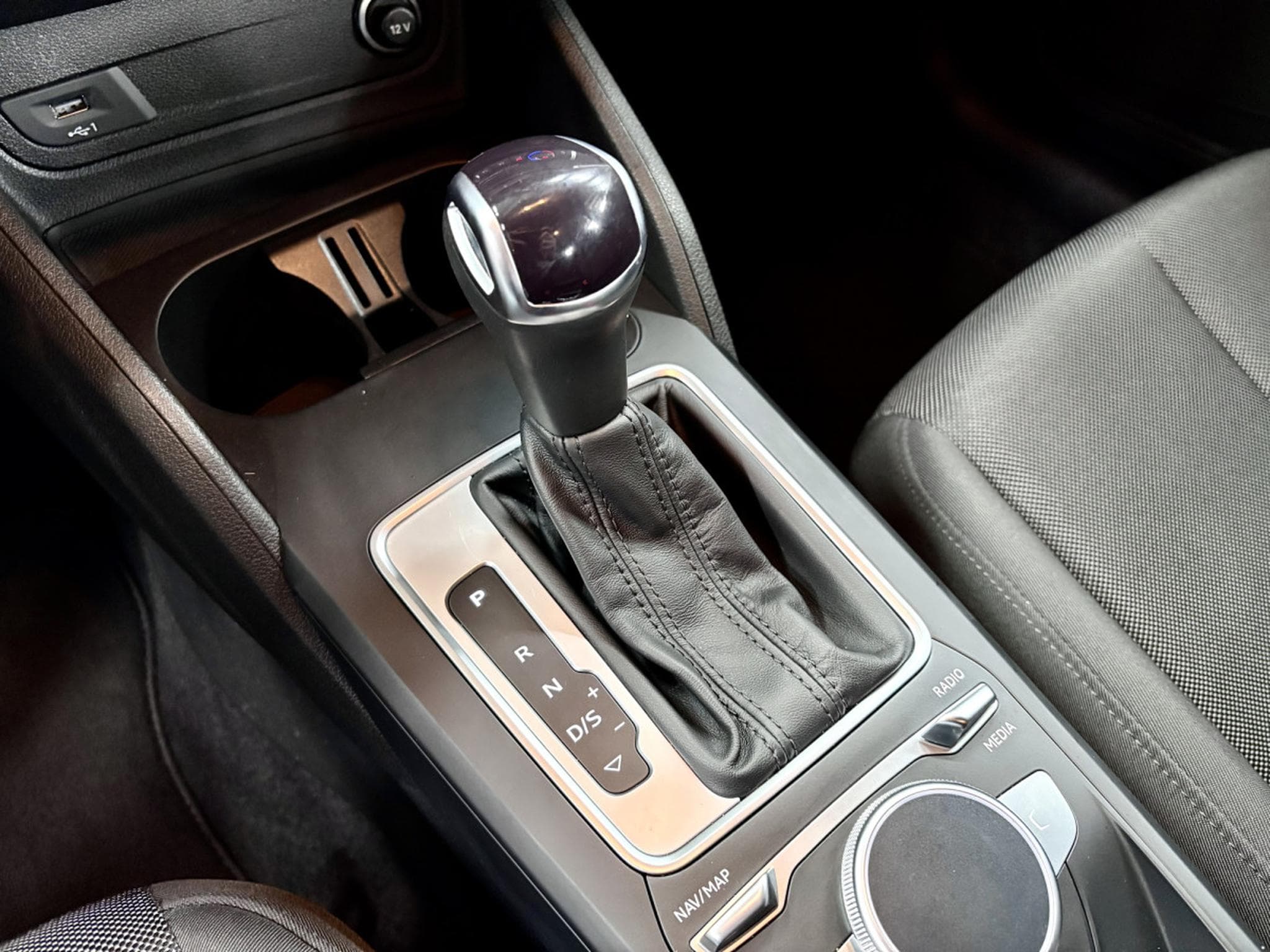 Audi Q2 35 Advanced TFSI 150CV S-TRONIC **Sièges Chauff** Caméra** (2023) - Foto 16