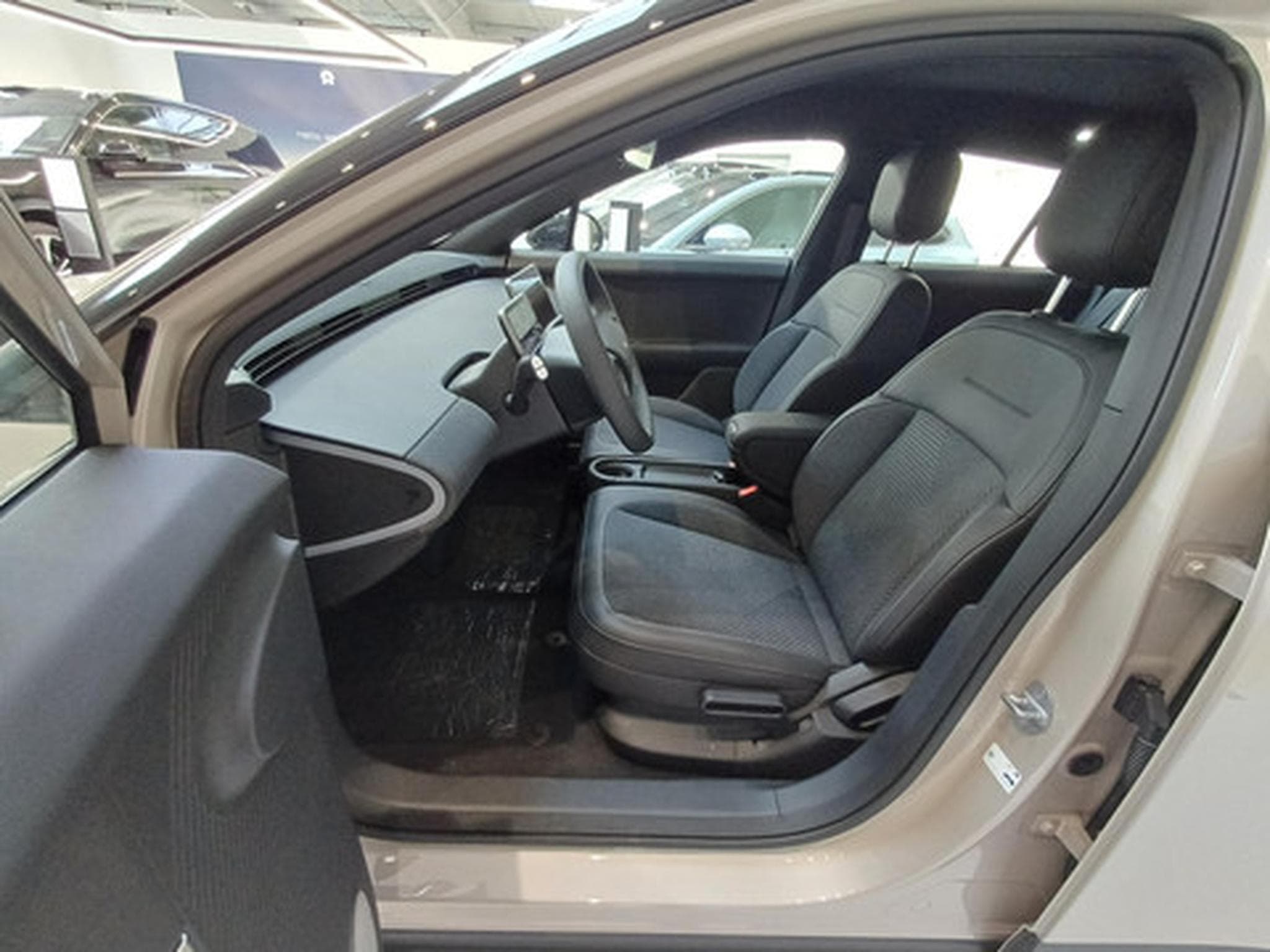 Firefly Select BEV 41kWh Select (2026) - Photo 9