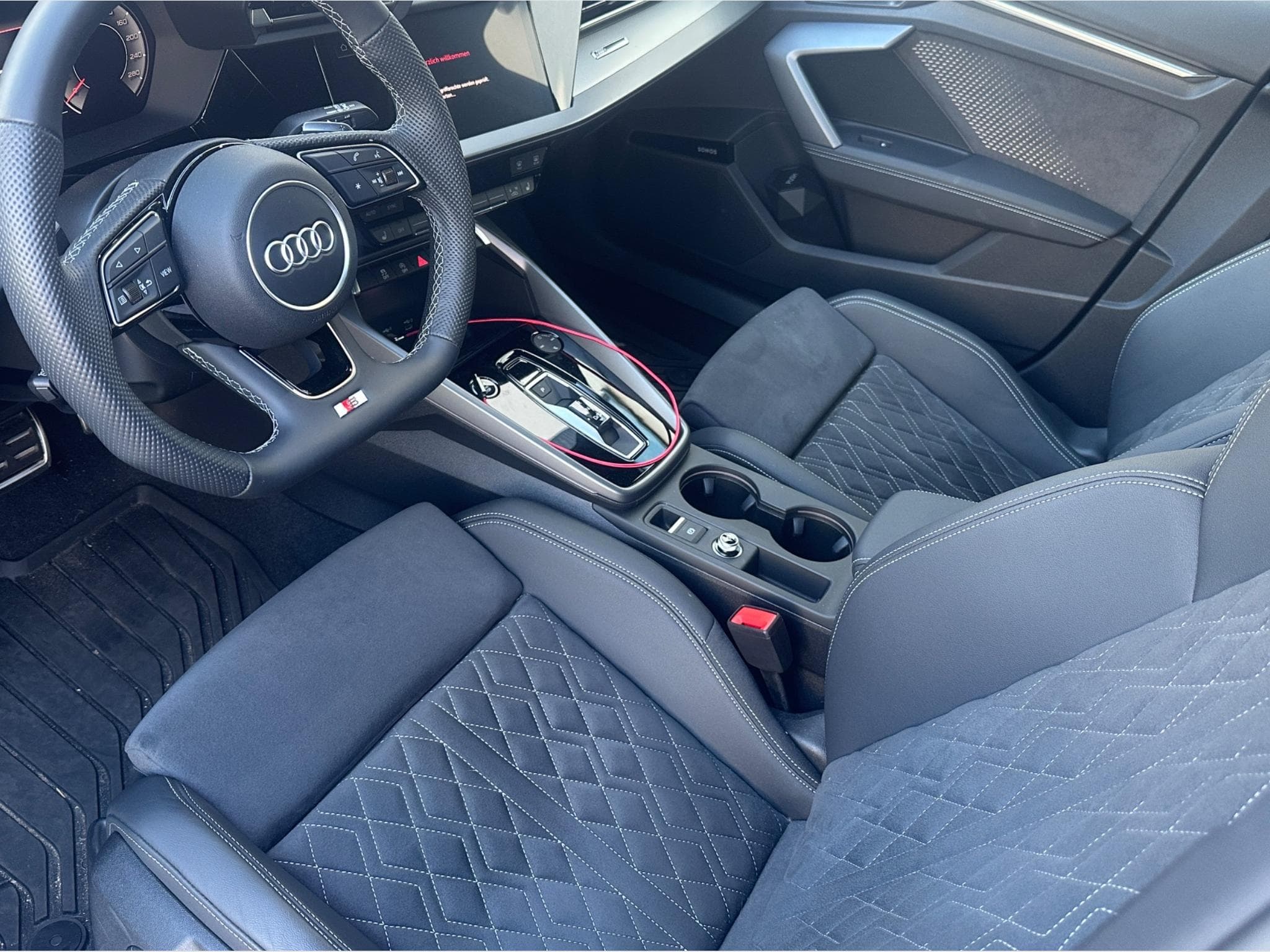Audi A3 S-line (2024) - Foto 4