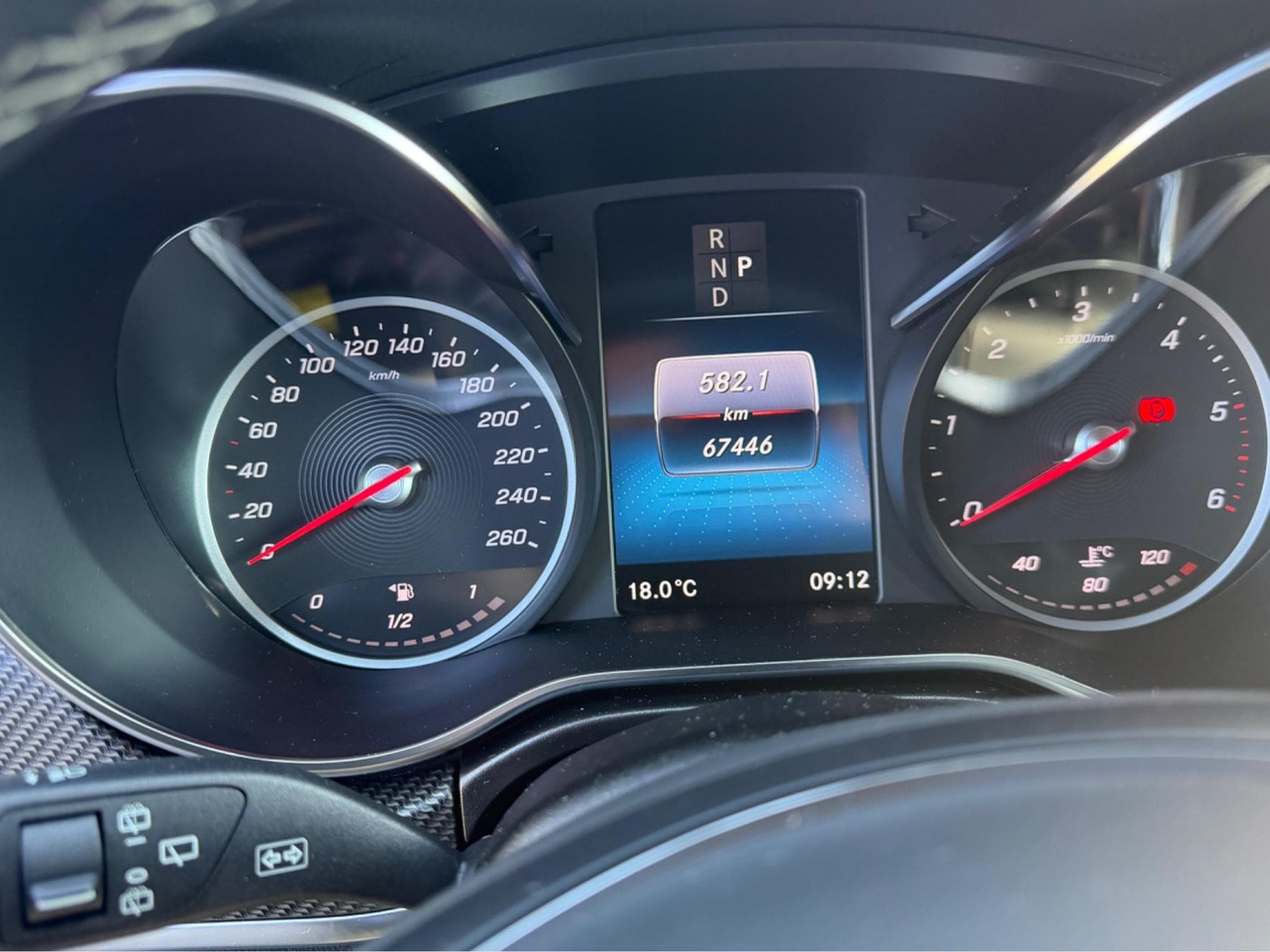 Mercedes V 300 V 300 d 4MATIC Avantgarde AMG Line (2023) - Foto 2