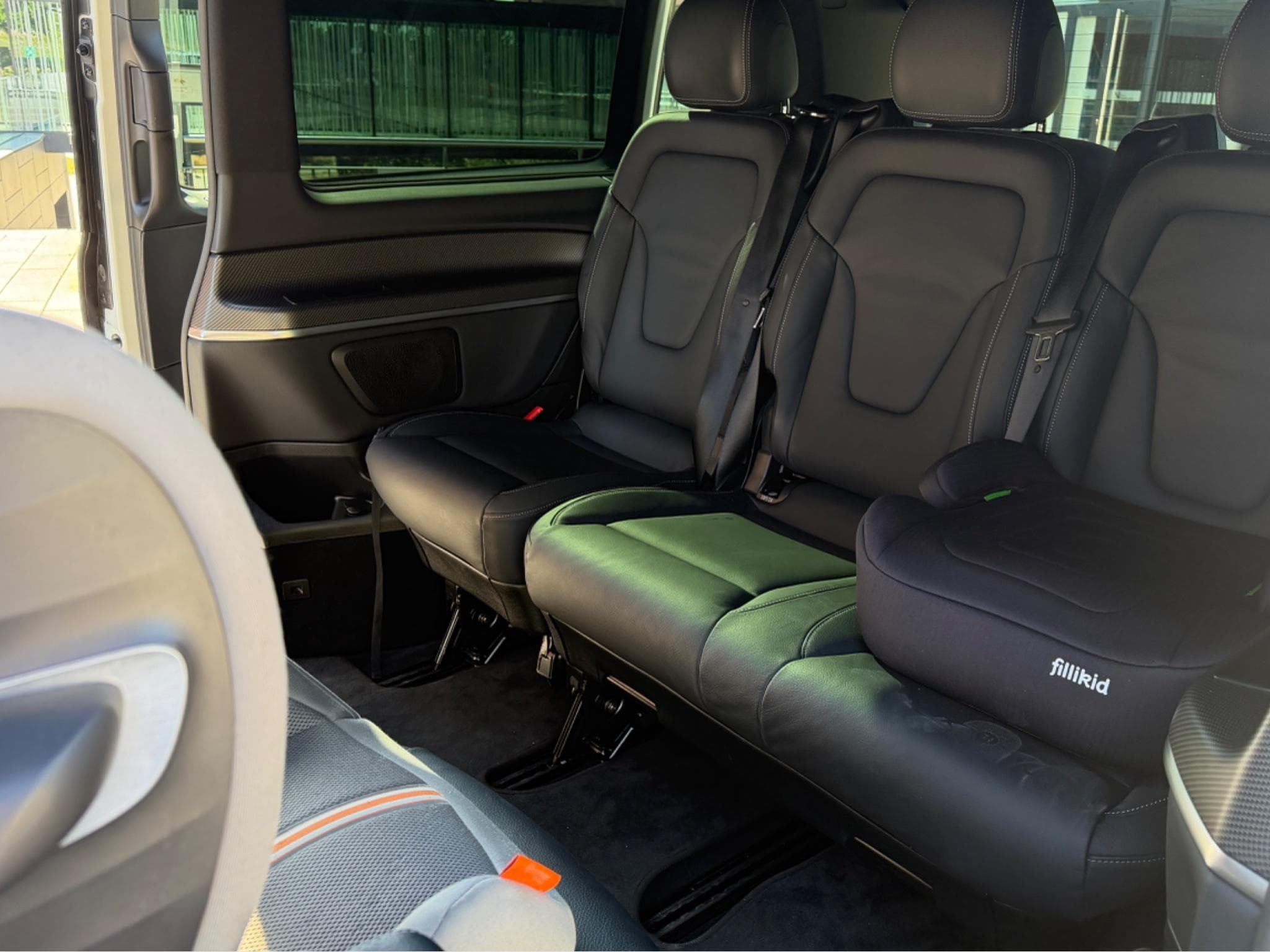 Mercedes V 300 V 300 d 4MATIC Avantgarde AMG Line (2023) - Foto 3