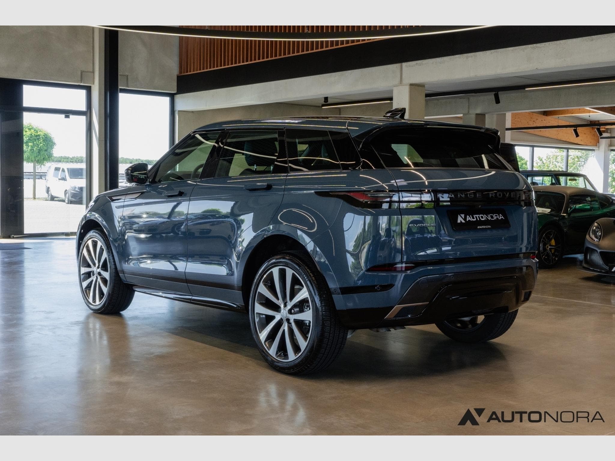 Land-Rover Range Rover Evoque D200 Dynamic HSE (2024) - Photo 2