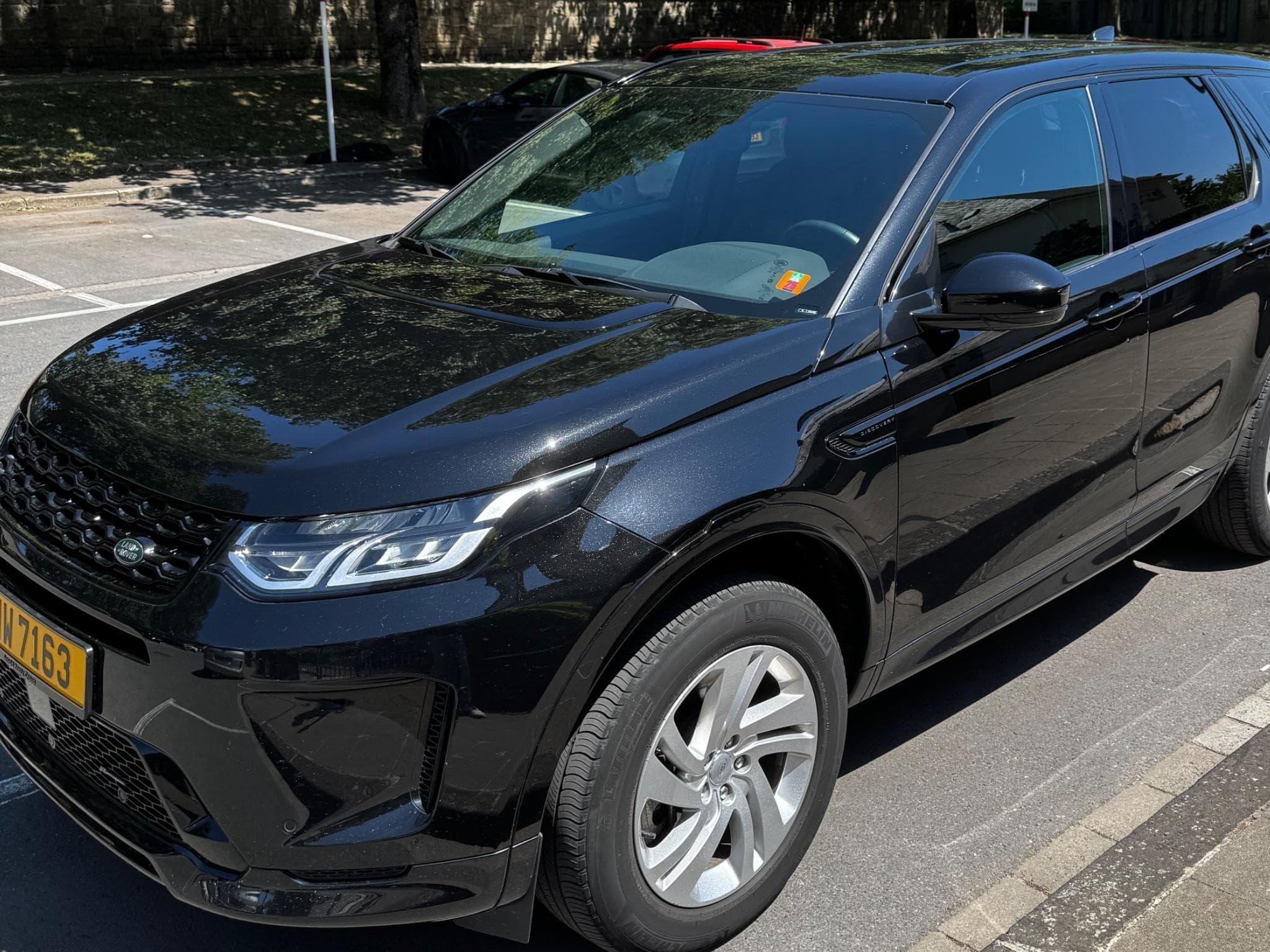 Land-Rover Discovery Sport R-Dynamic HSE (2023) - Photo 2
