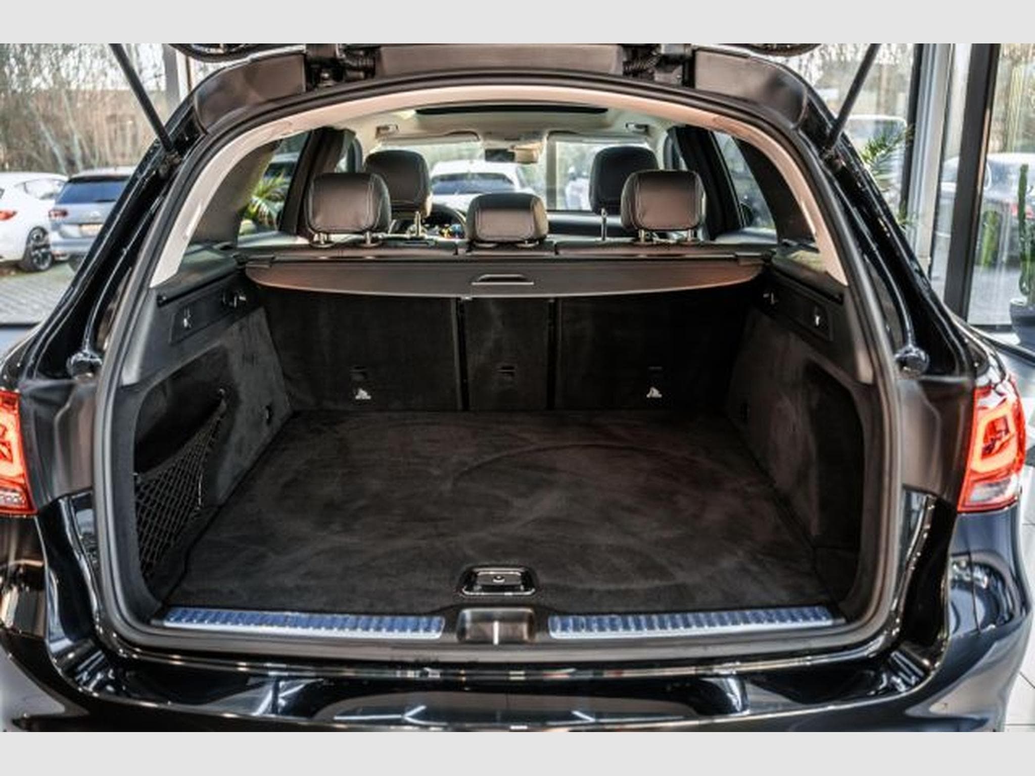 Mercedes GLC 300 GLC 300d 4M AMG-Line STHZG BURM AssiP+ AHK PANO (2020) - Photo 13