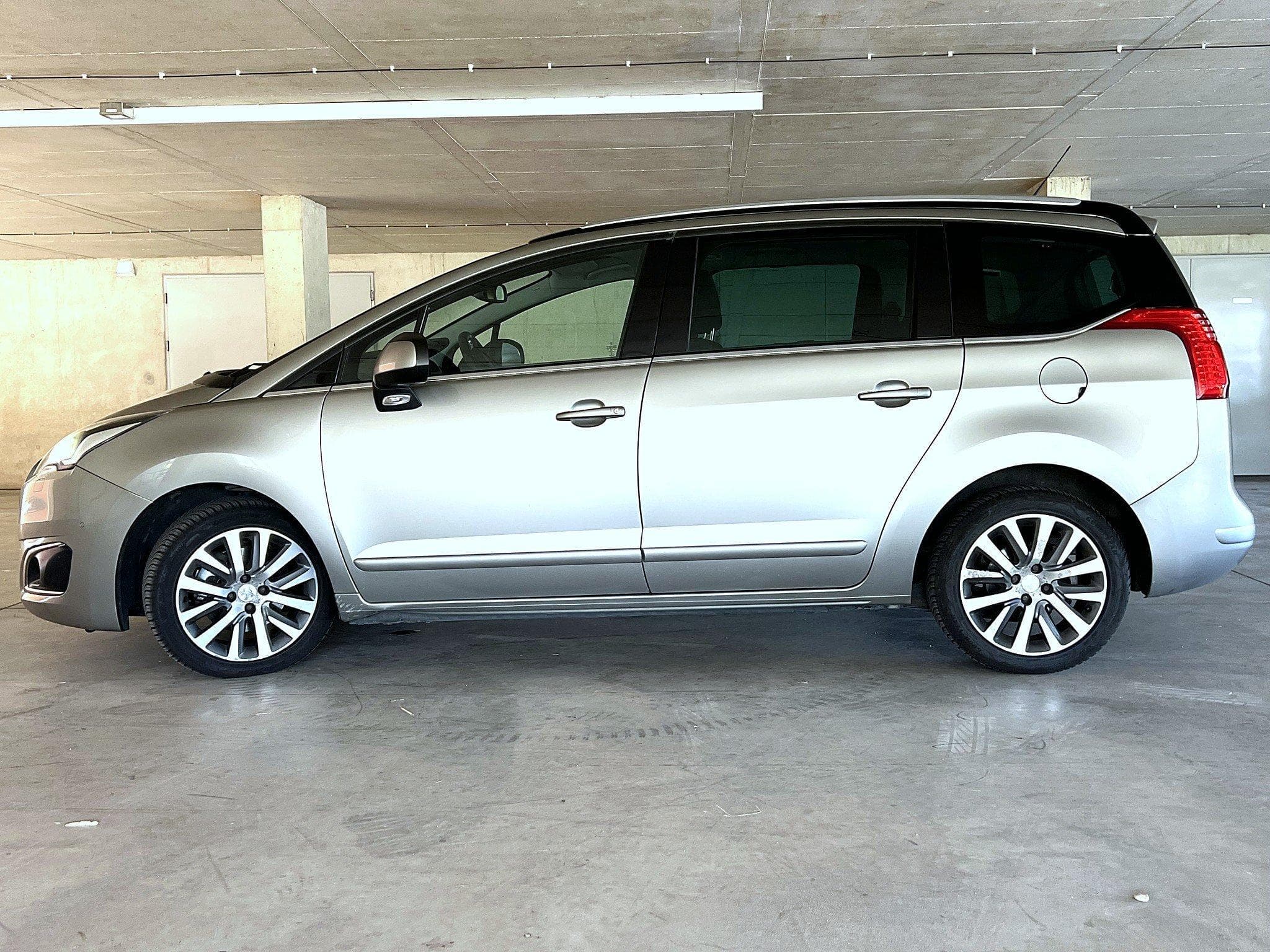 Peugeot 5008 5008 (I, phase 2) Allure 2.0 HDi 163 (2014) - Foto 3