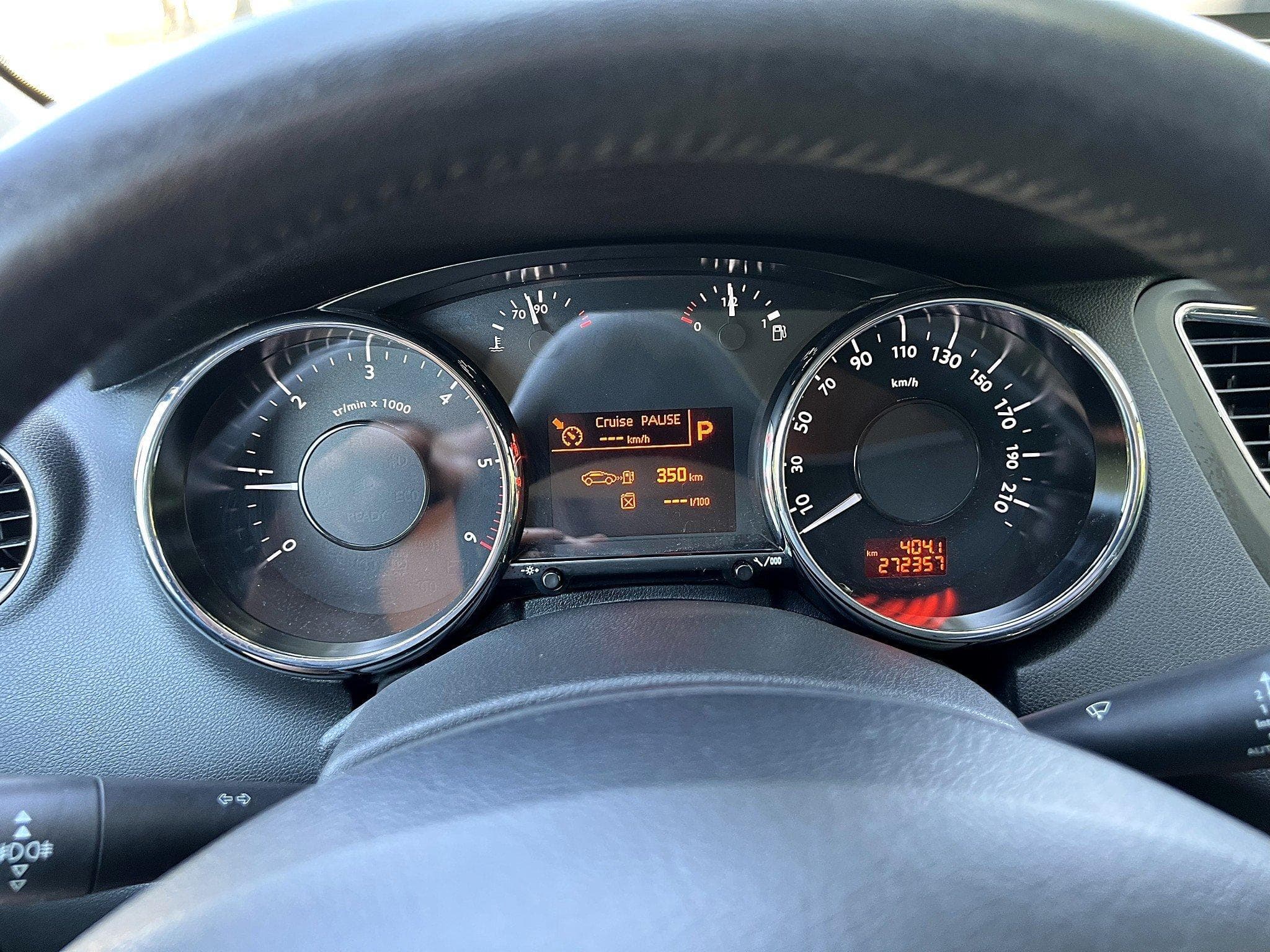 Peugeot 5008 5008 (I, phase 2) Allure 2.0 HDi 163 (2014) - Foto 9