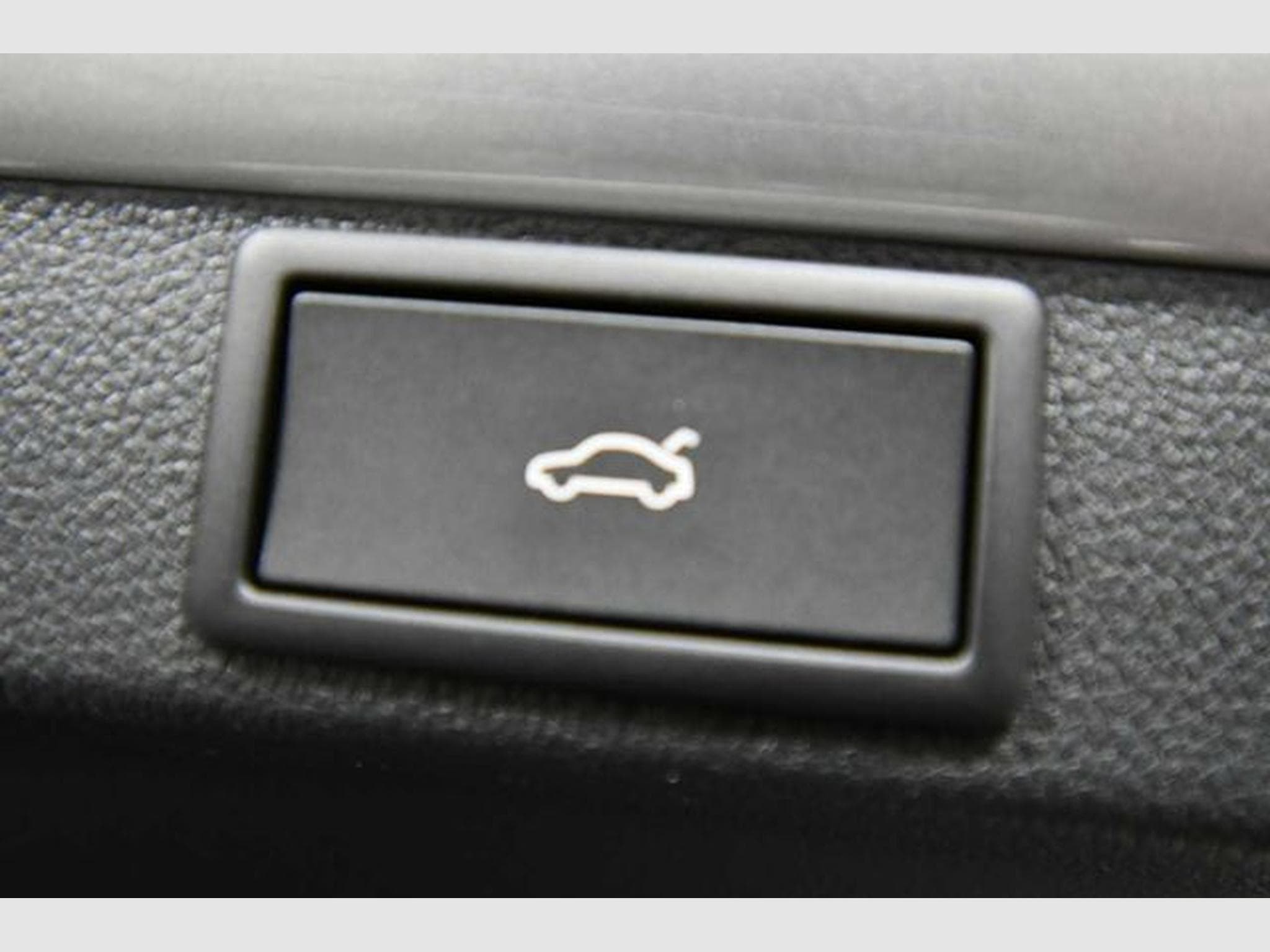 Skoda Octavia Octavia Combi 2.0 TDI DSG Sportline - AHK, Pano, (2025) - Foto 8