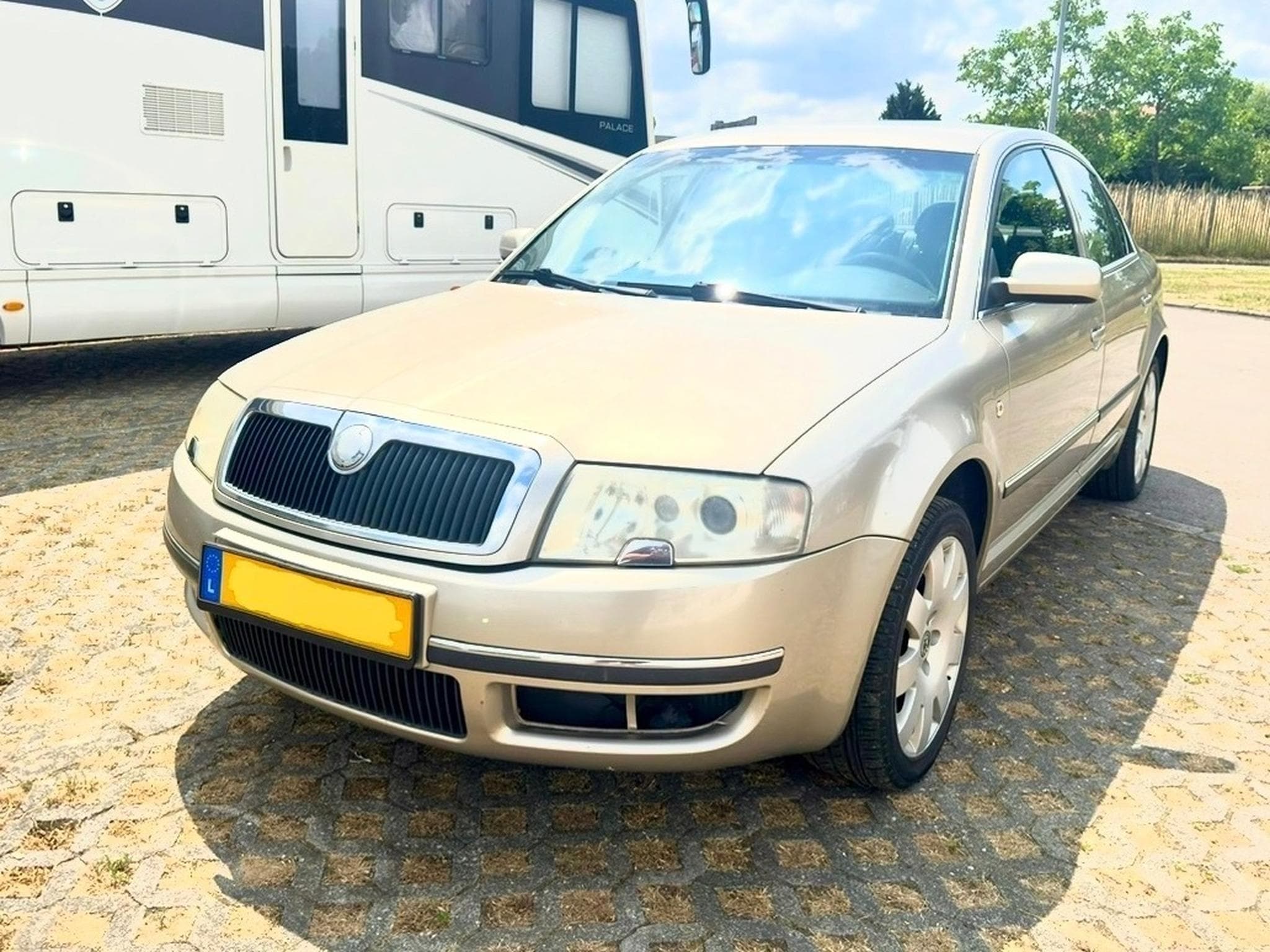 Skoda Superb 1.9 Tdi 131CV (2005) - Foto 3