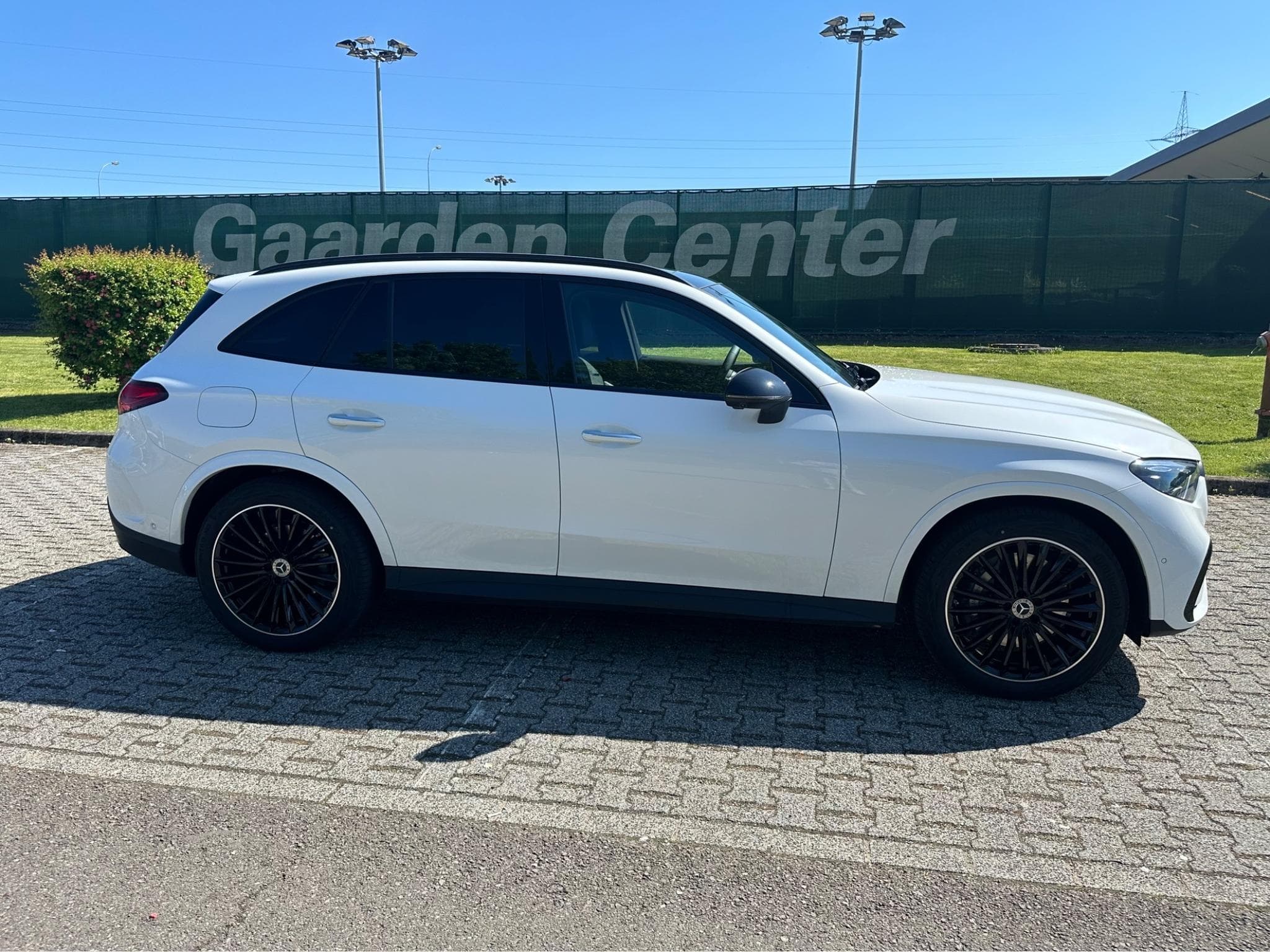 Mercedes GLC 220 d 4 Matic AMG Line Premium - État neuf (2026) - Photo 4