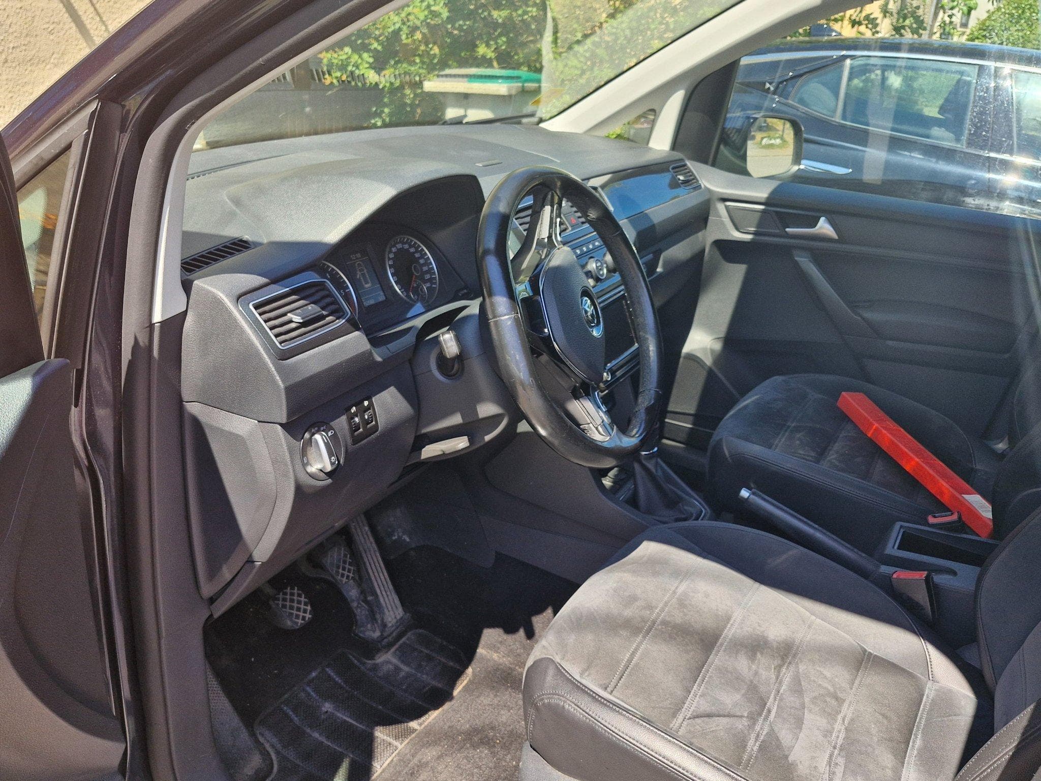 VW Caddy Life maxi 2.0 TDI (2017) - Photo 2