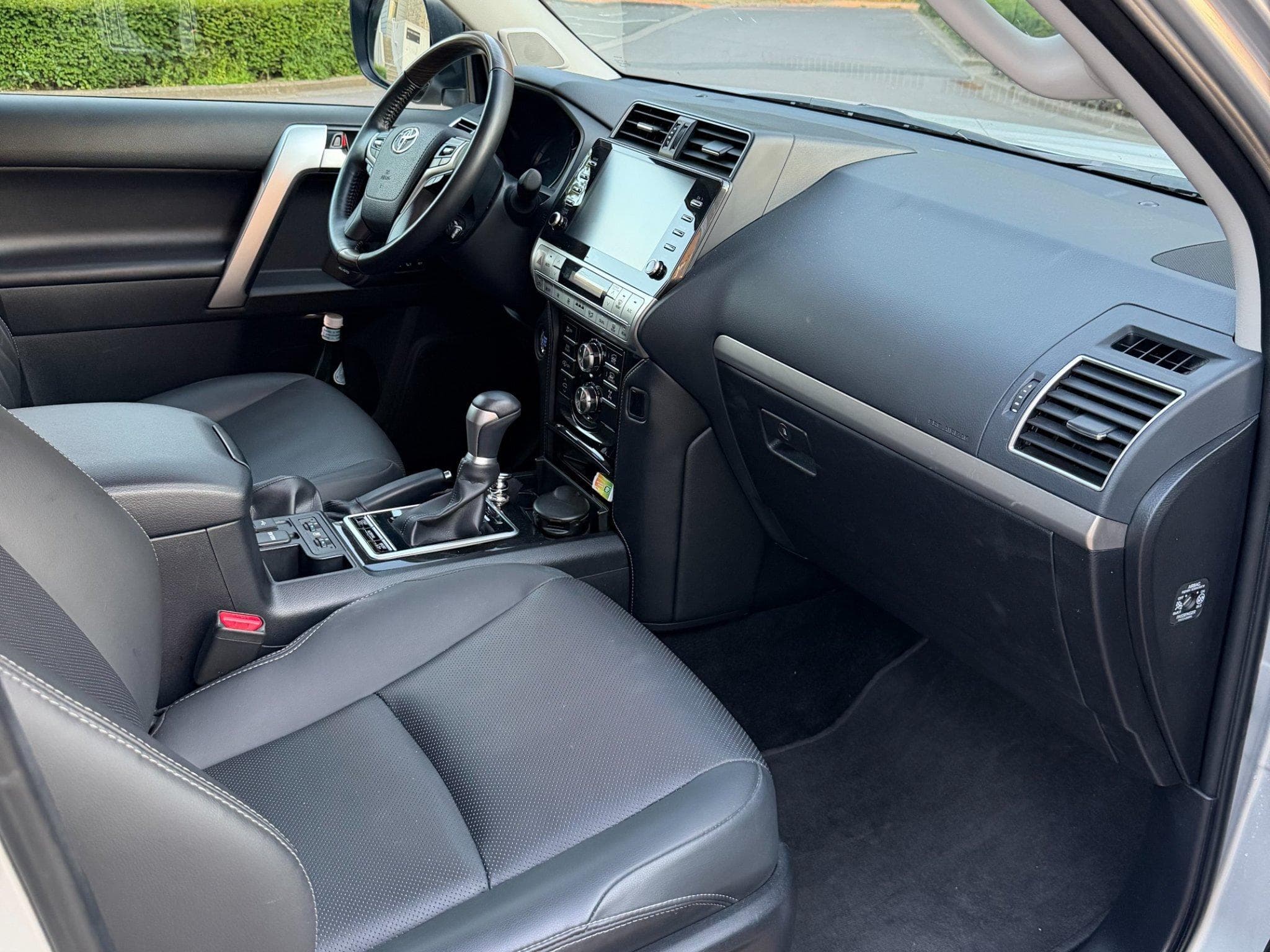 Toyota Land Cruiser Land Cruiser 2.8D Black Premium (2022) - Photo 9