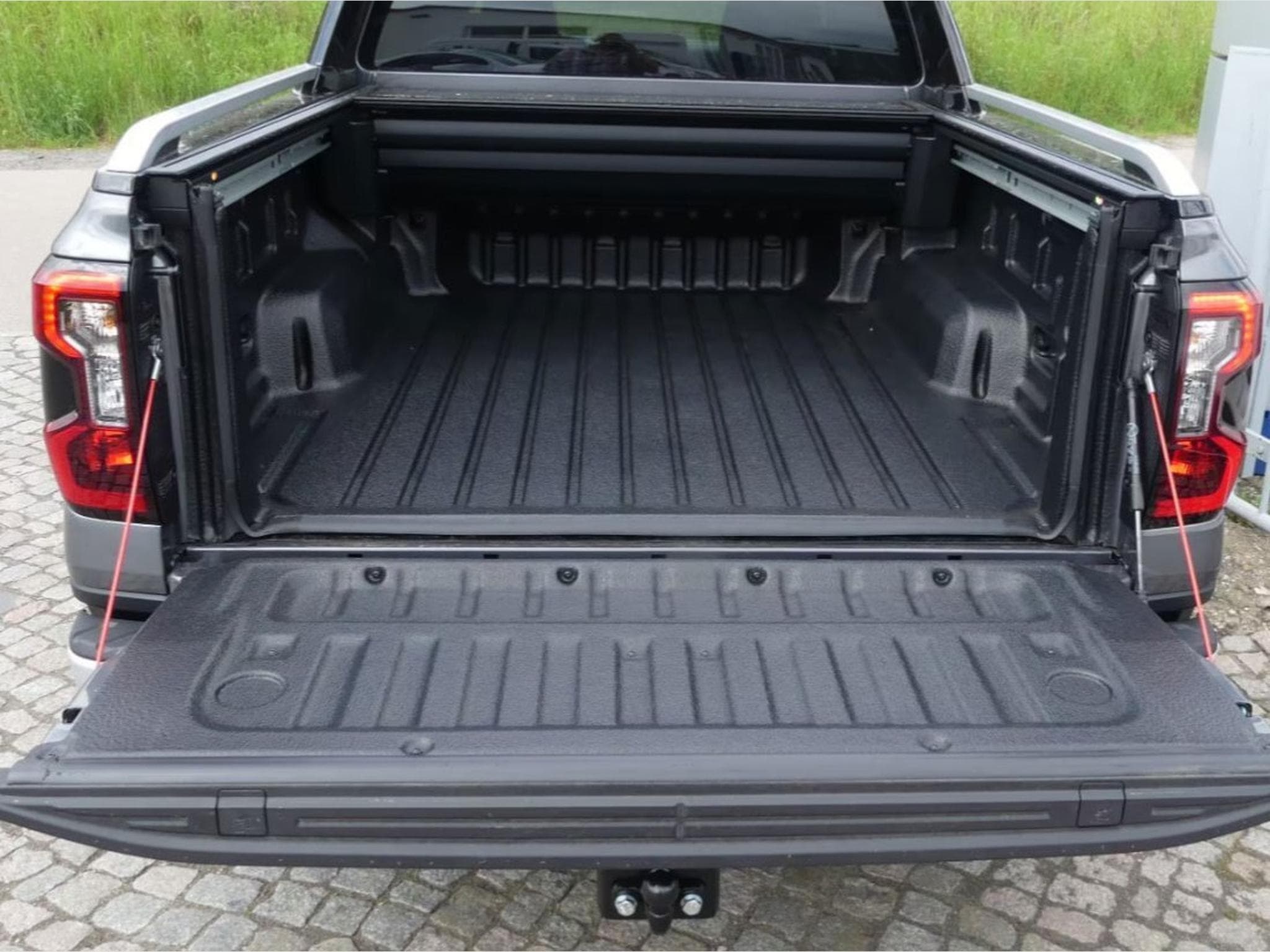 Ford Ranger PLATINIUM V6 3.0 DIESEL (2025) - Photo 2