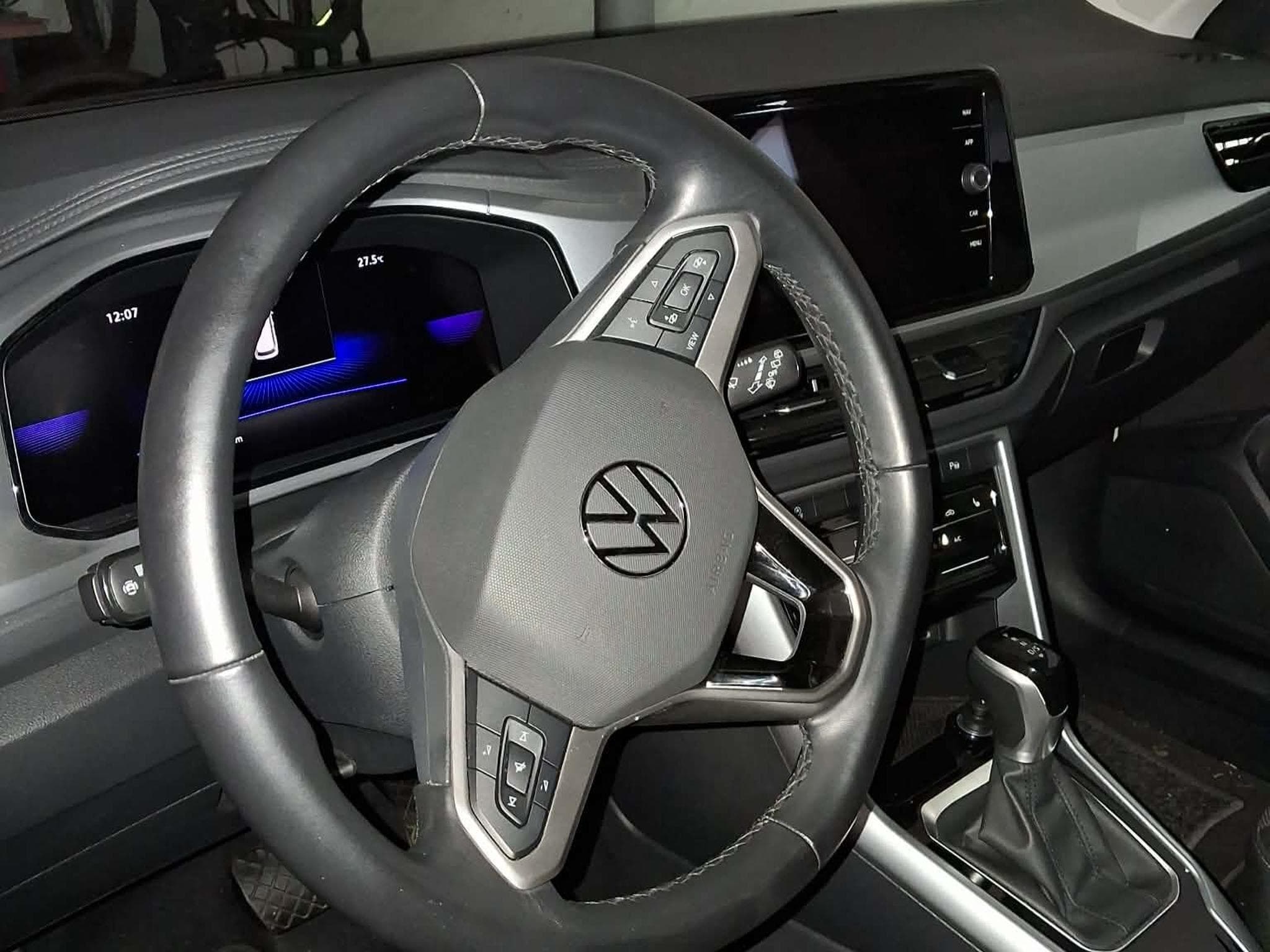 VW T-Roc (2024) - Photo 3