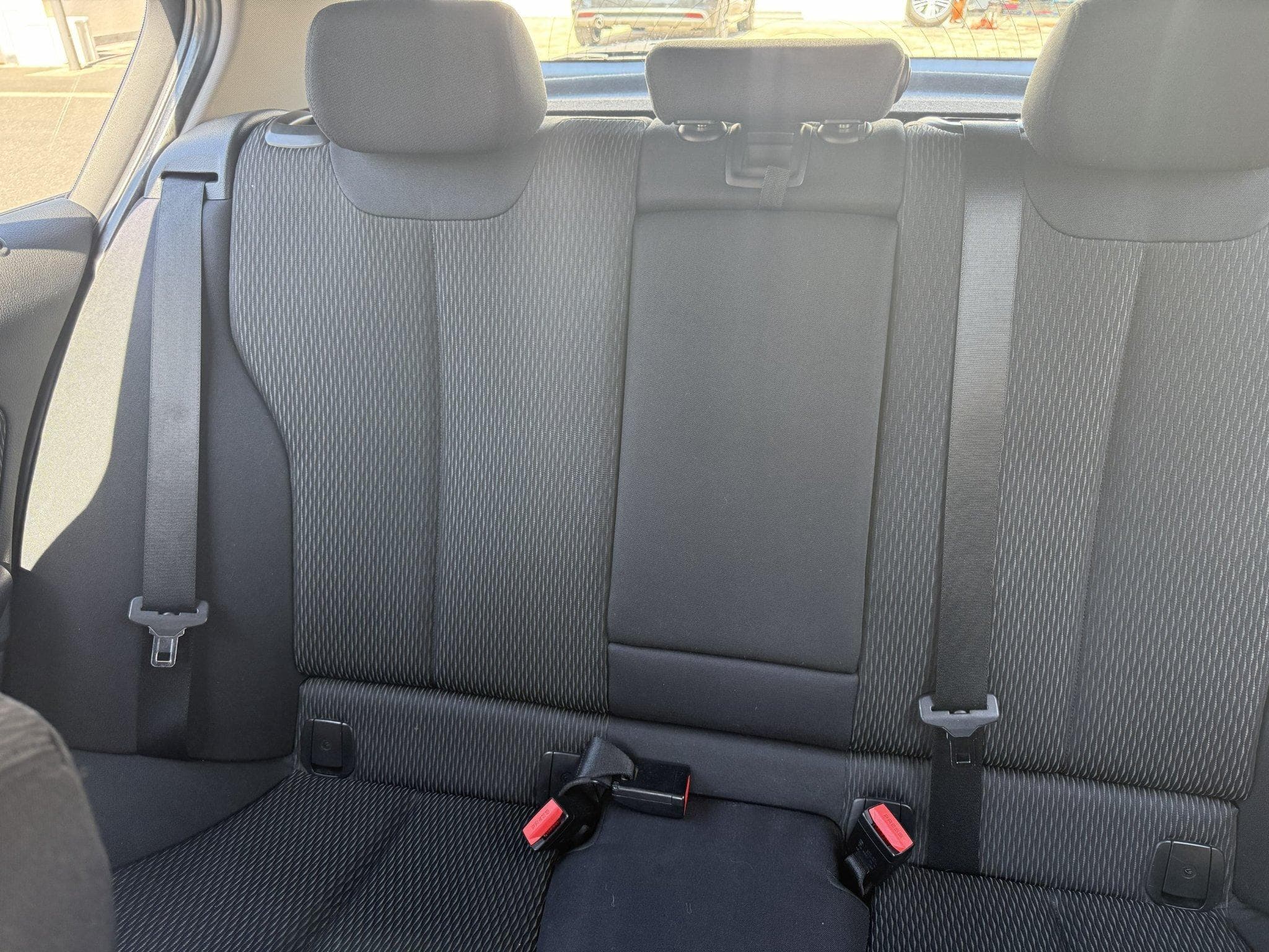BMW 118 (F20) 118DA 143 LOUNGE 5P (2014) - Photo 2