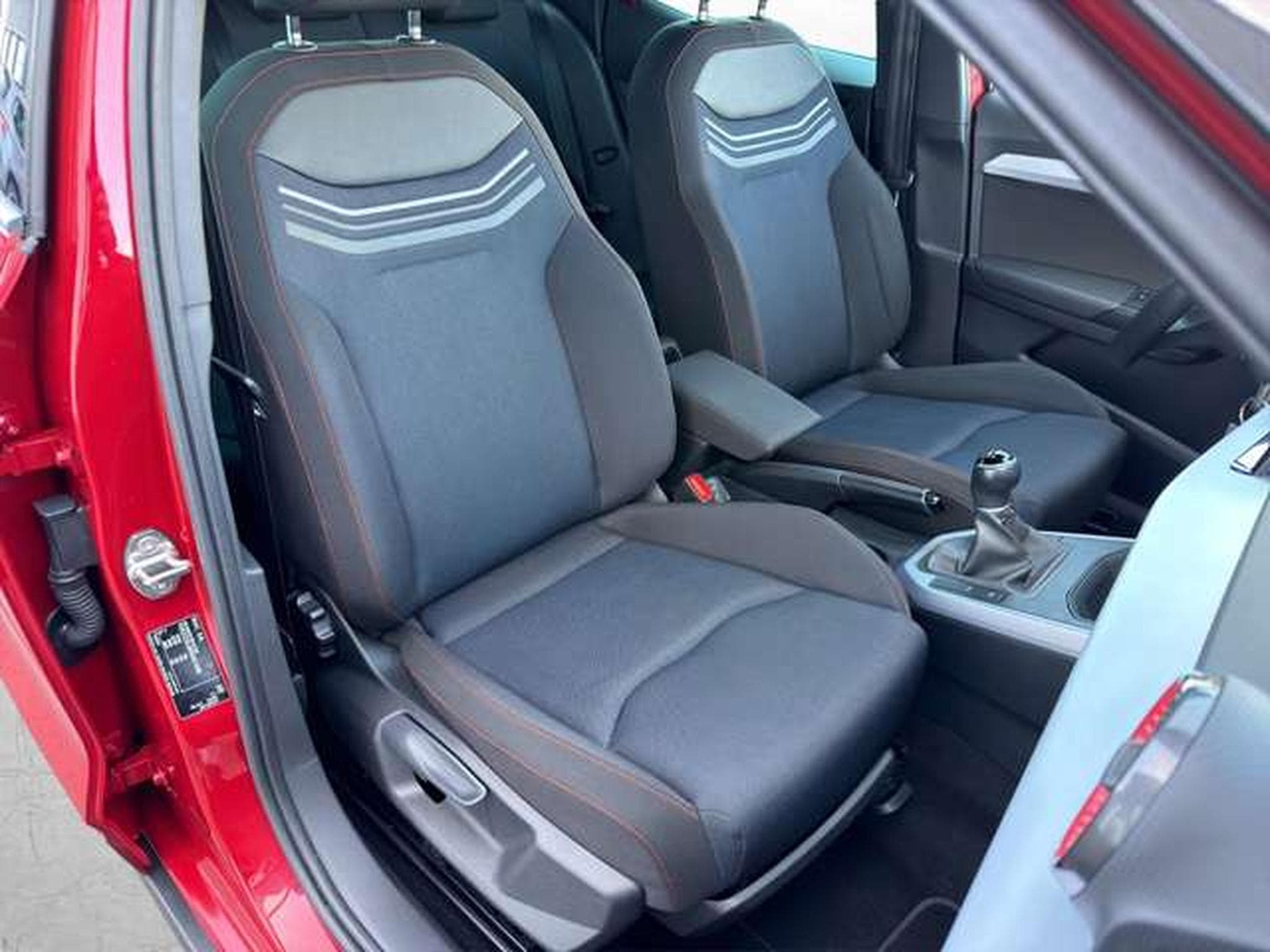 SEAT Arona FR/LED/SHZ/PDC/Kamera/FullLink/18" (2022) - Photo 13