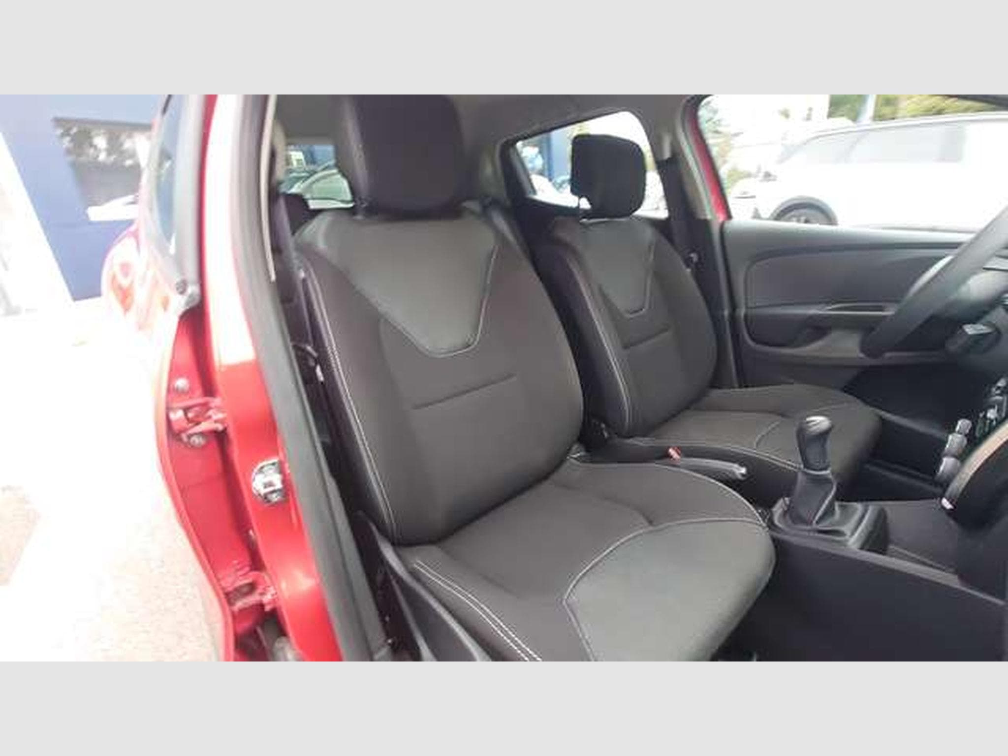 Renault Clio Expression (2016) - Photo 6