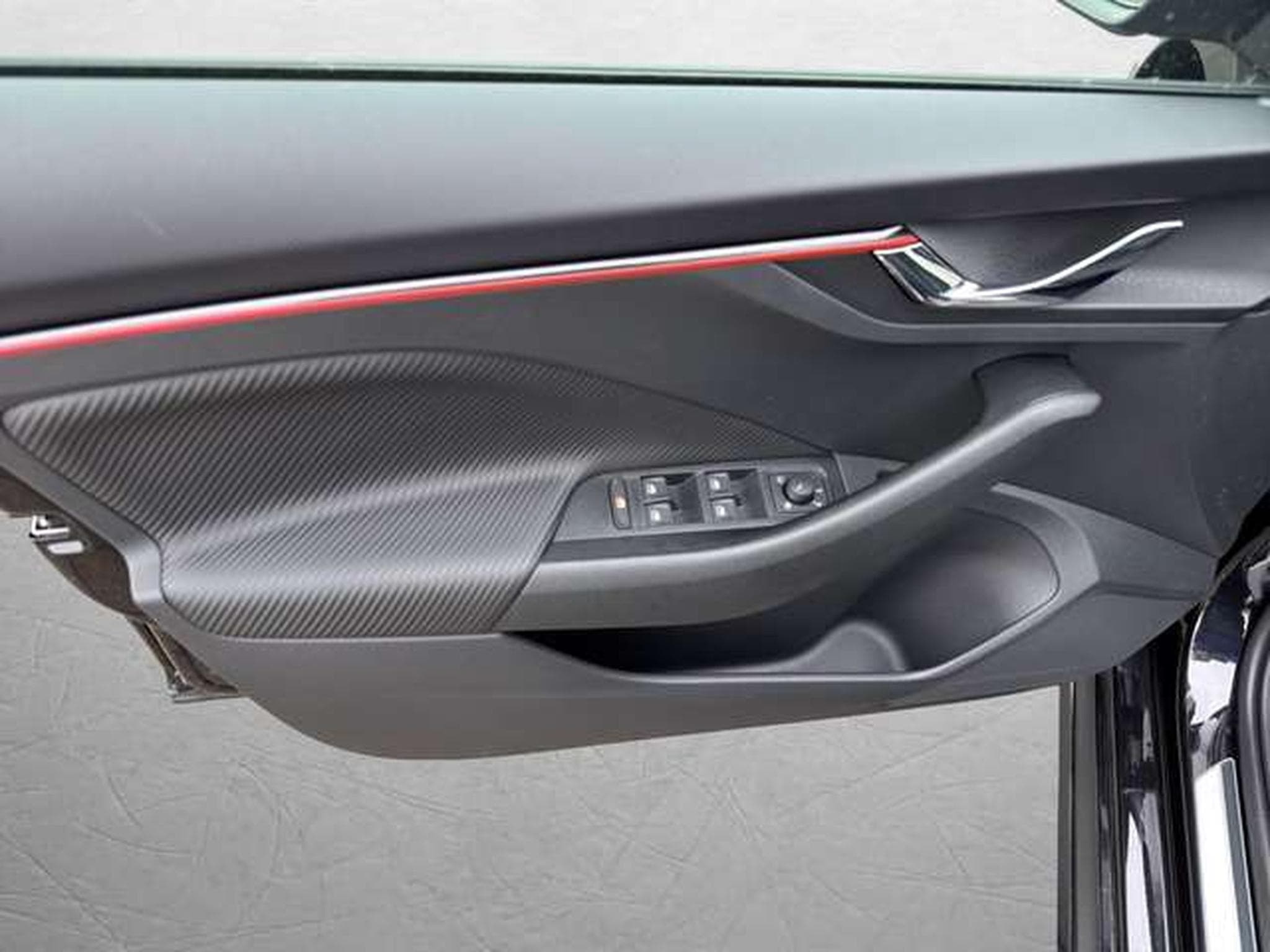 Skoda Kamiq Monte Carlo 1.5/Matrix/AHK/FSH/5-J Garanti (2026) - Photo 24