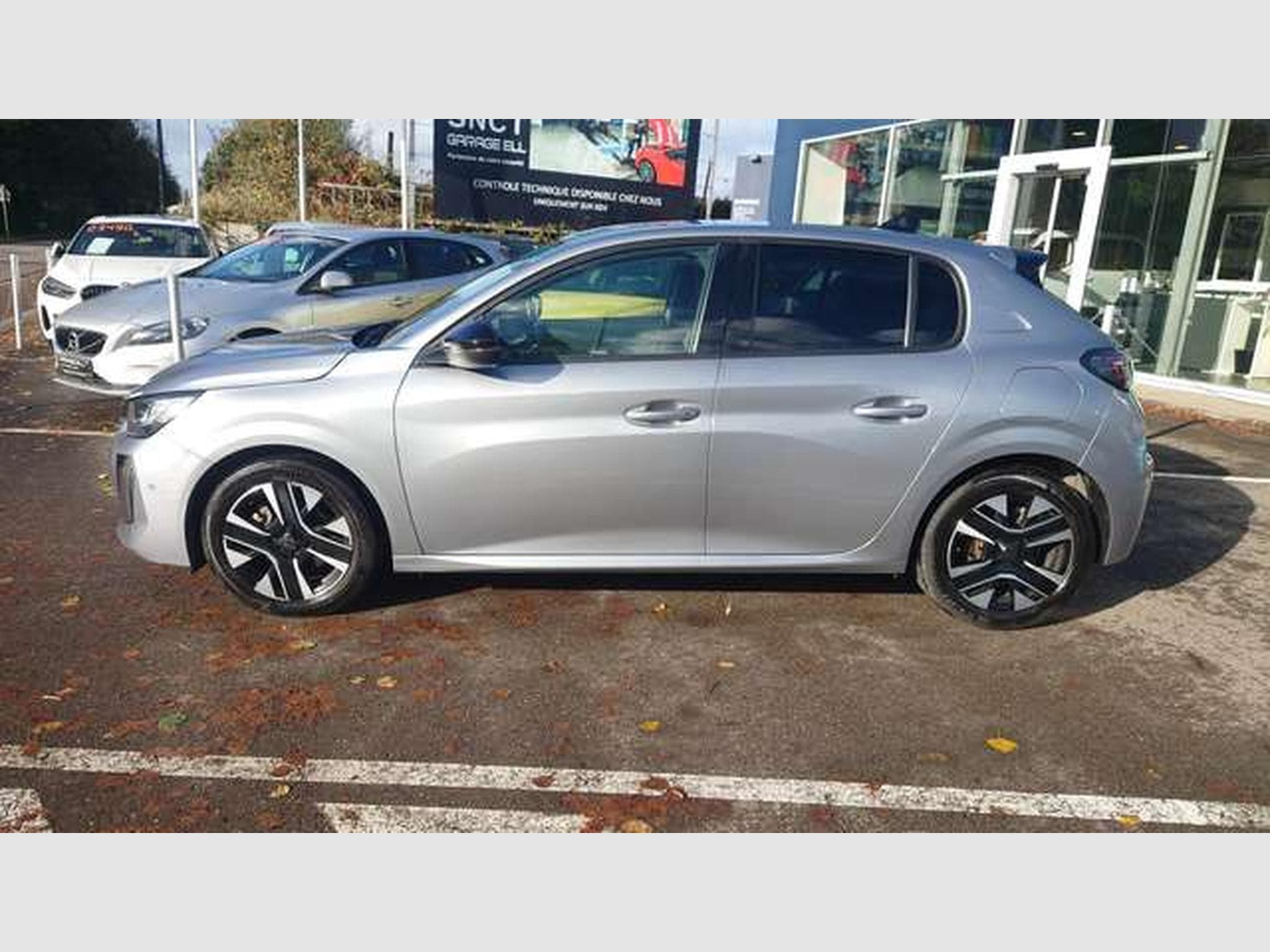 Peugeot 208 Allure (2024) - Photo 2