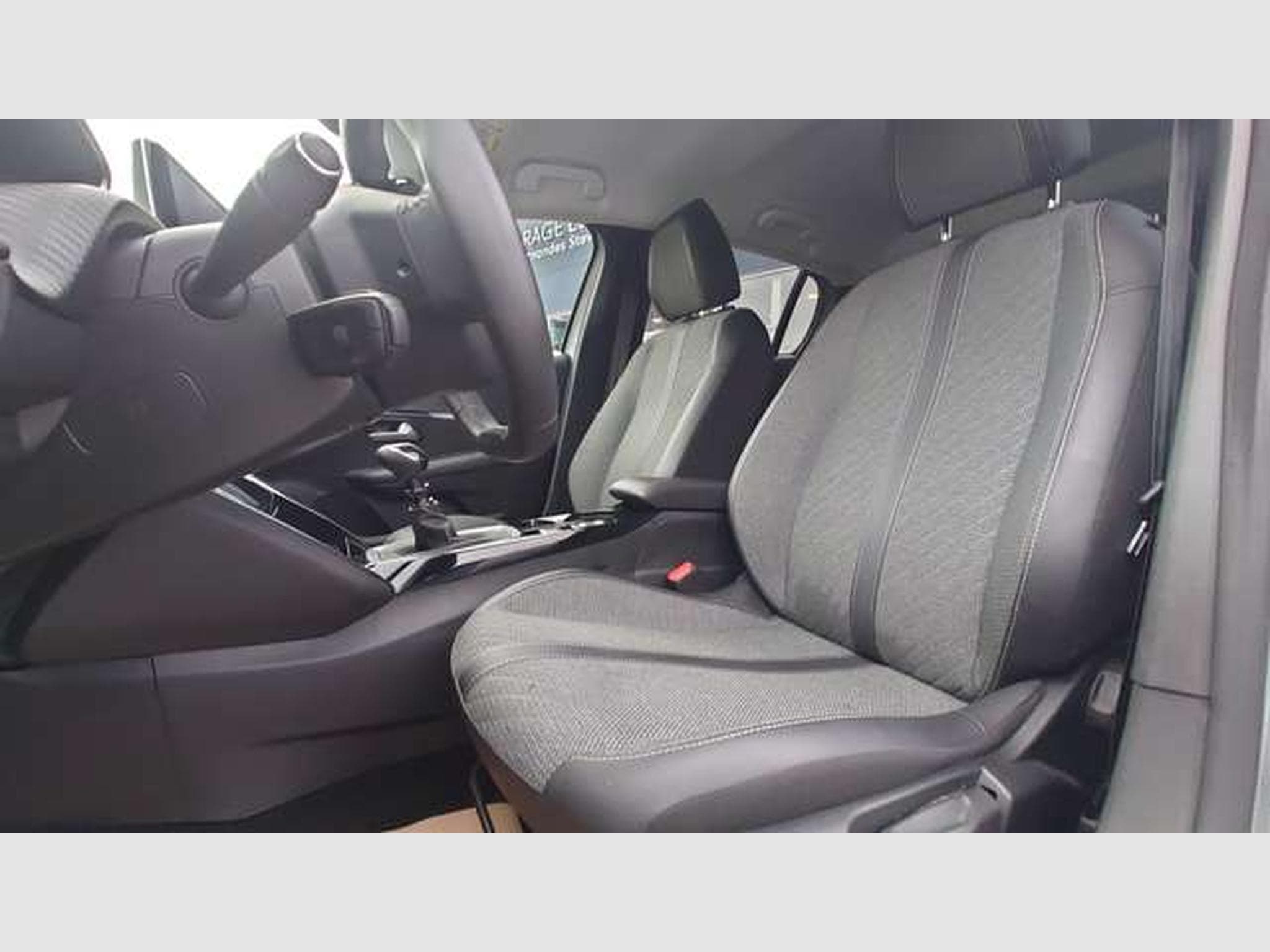 Peugeot 208 Allure (2024) - Photo 4