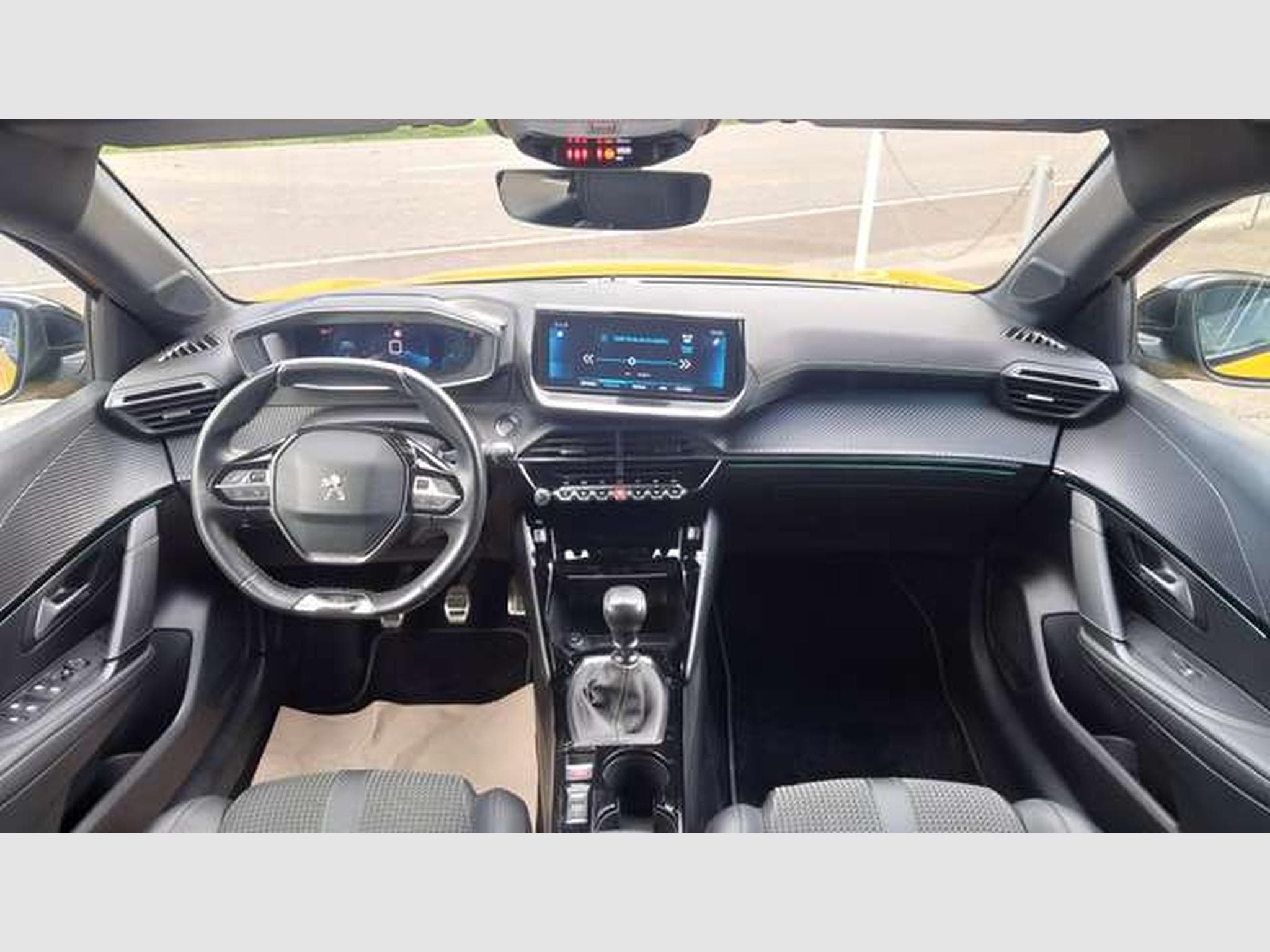 Peugeot 208 GT (2020) - Photo 4