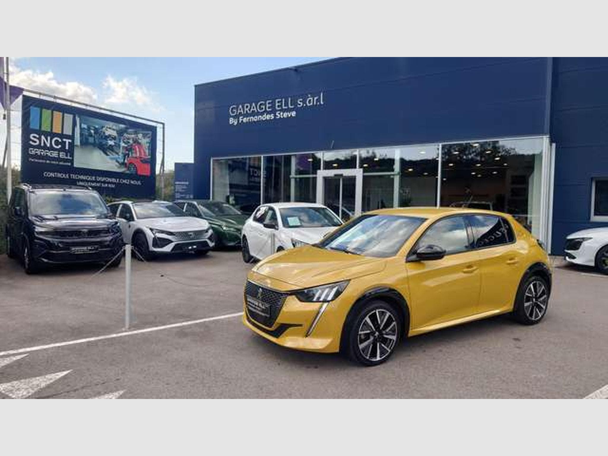 Peugeot 208 GT (2020) - Photo 8