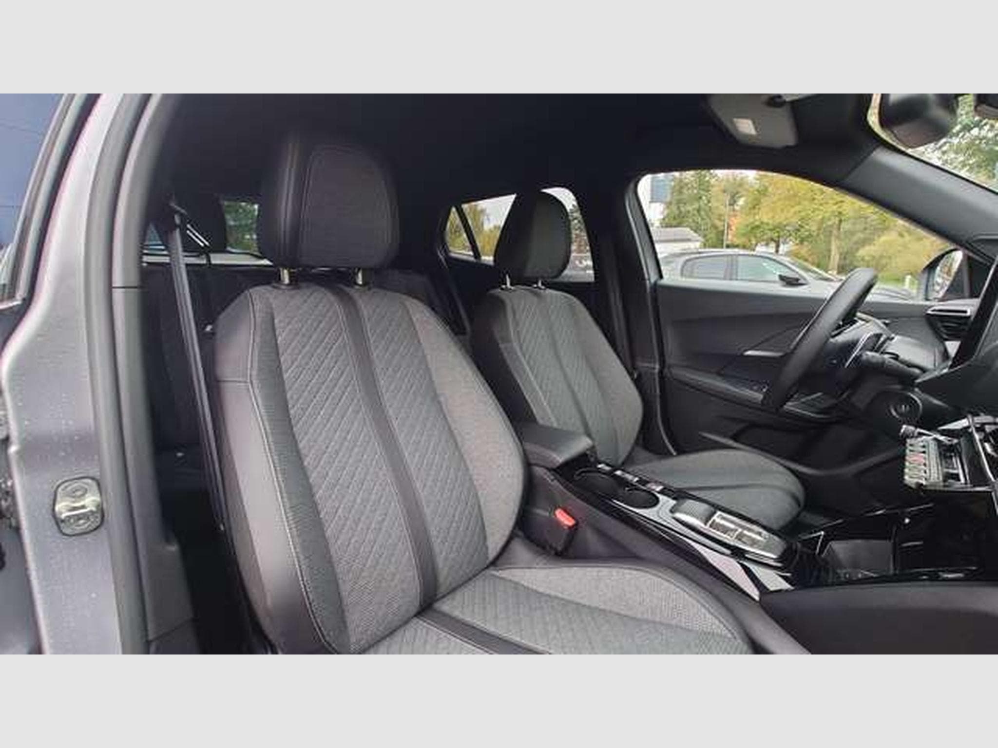 Peugeot 2008 Allure (2024) - Photo 6