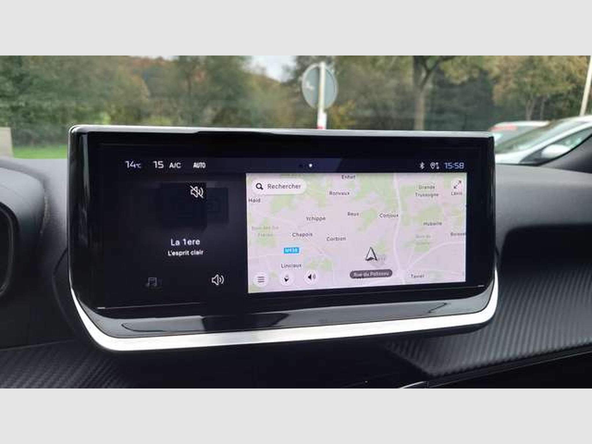 Peugeot 2008 Allure (2024) - Photo 9