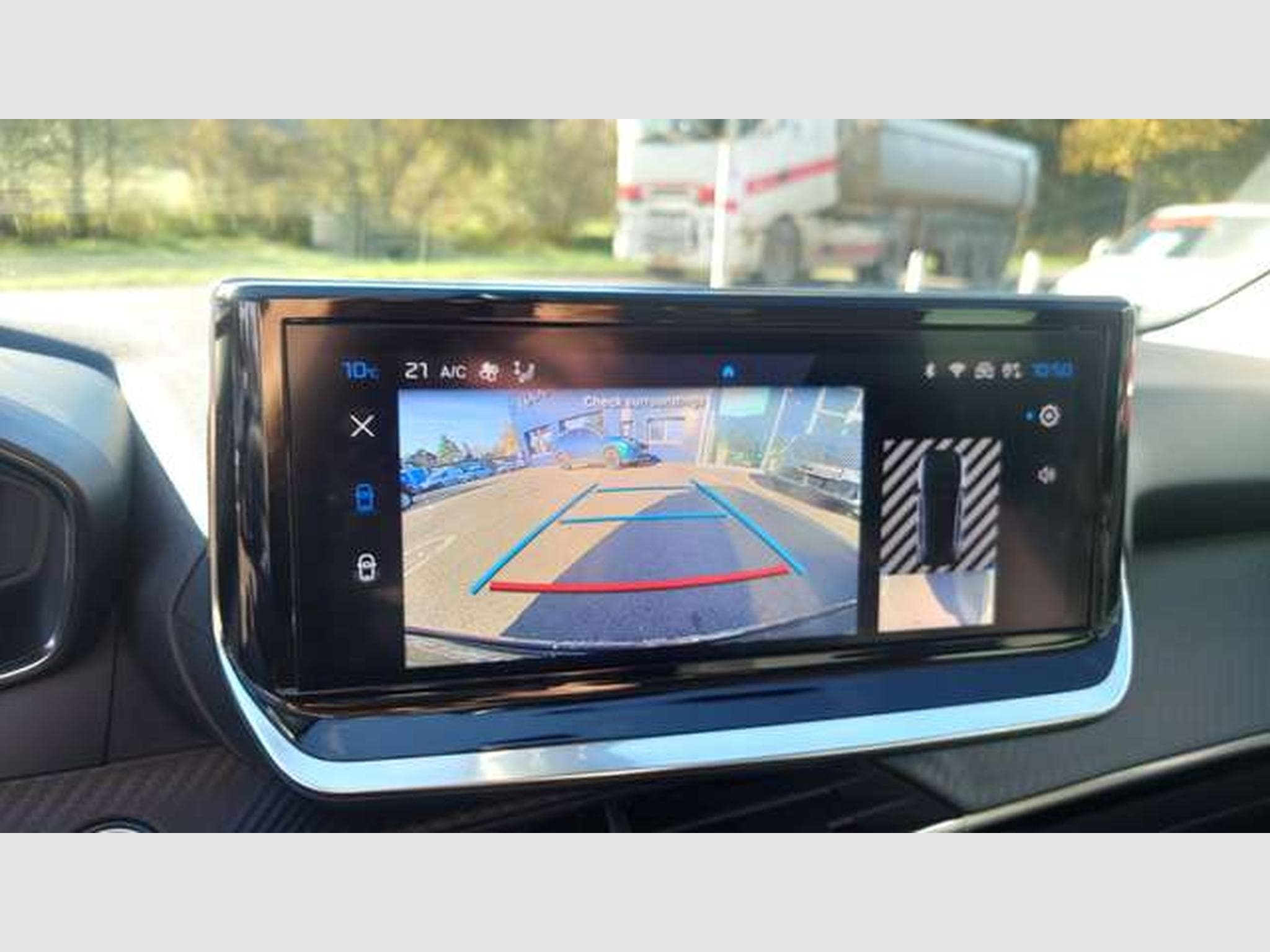 Peugeot 208 Hybrid 100 Allure (2024) - Photo 6