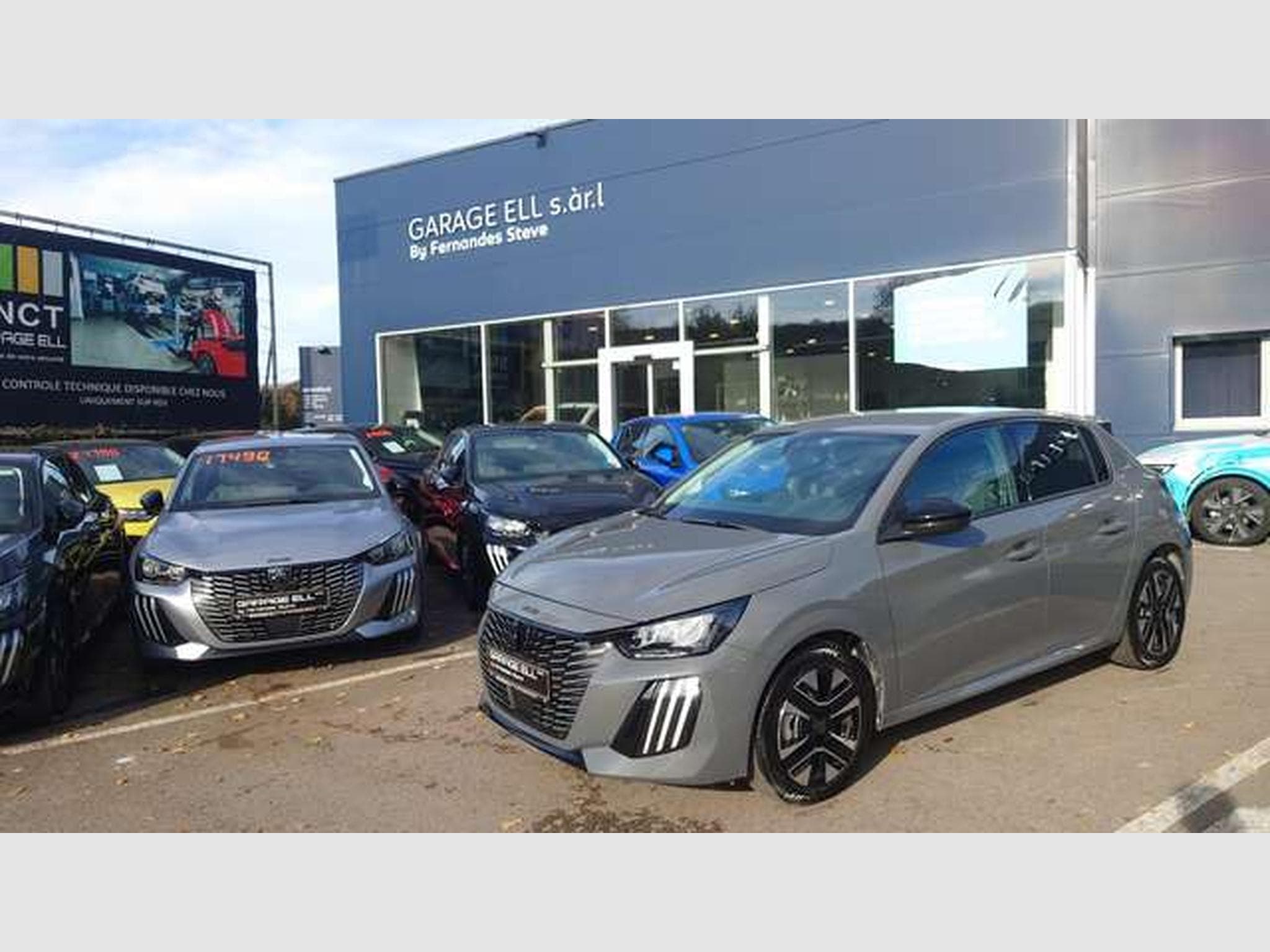 Peugeot 208 Hybrid 100 Allure (2024) - Photo 10