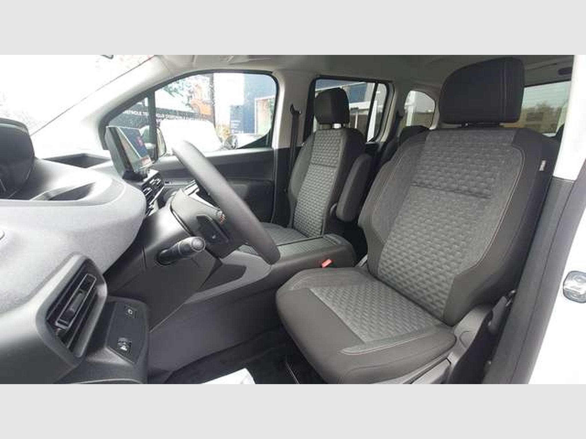 Peugeot Rifter GT L1 (2024) - Photo 8