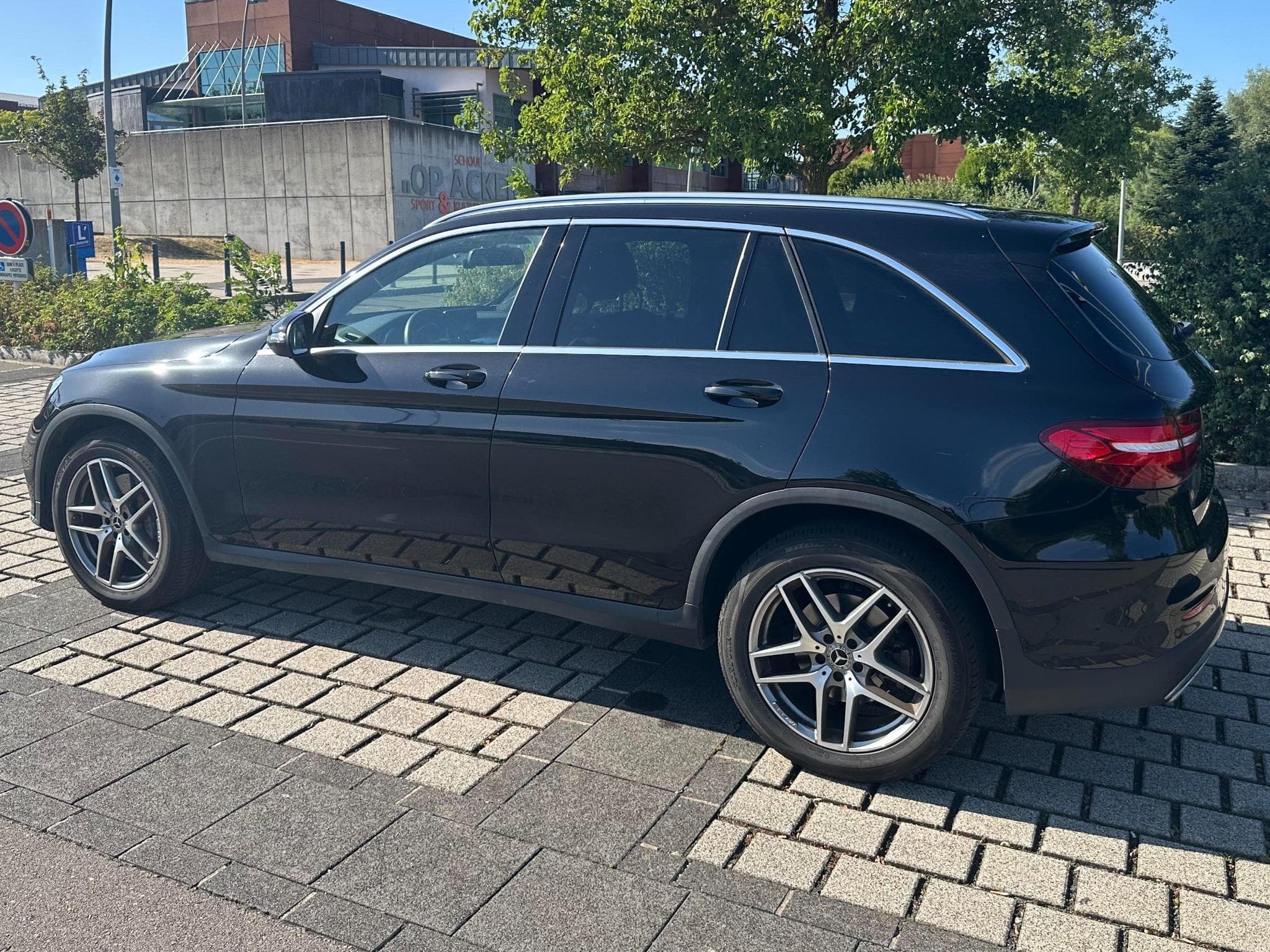 Mercedes GLC 250 Mercedes-Benz GLC 250d 4MATIC AMG Line (2018) - Foto 5