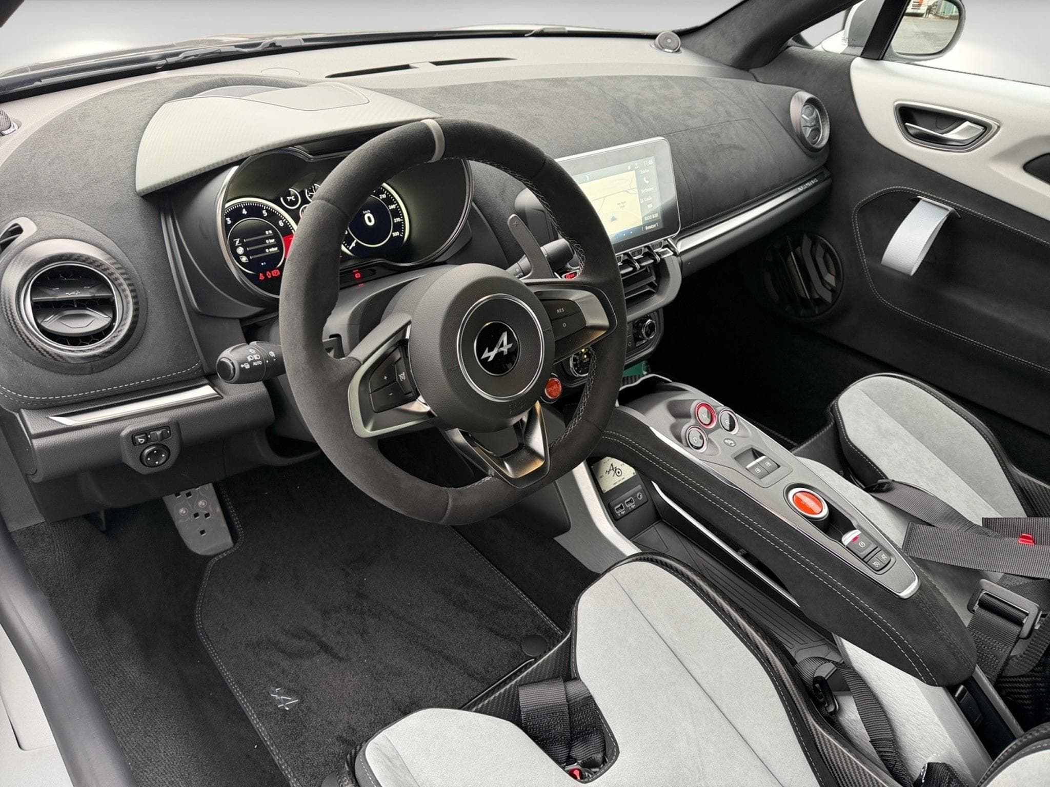 Alpine A110 R70 1 of 770 Atelier gris acier (2026) - Photo 12