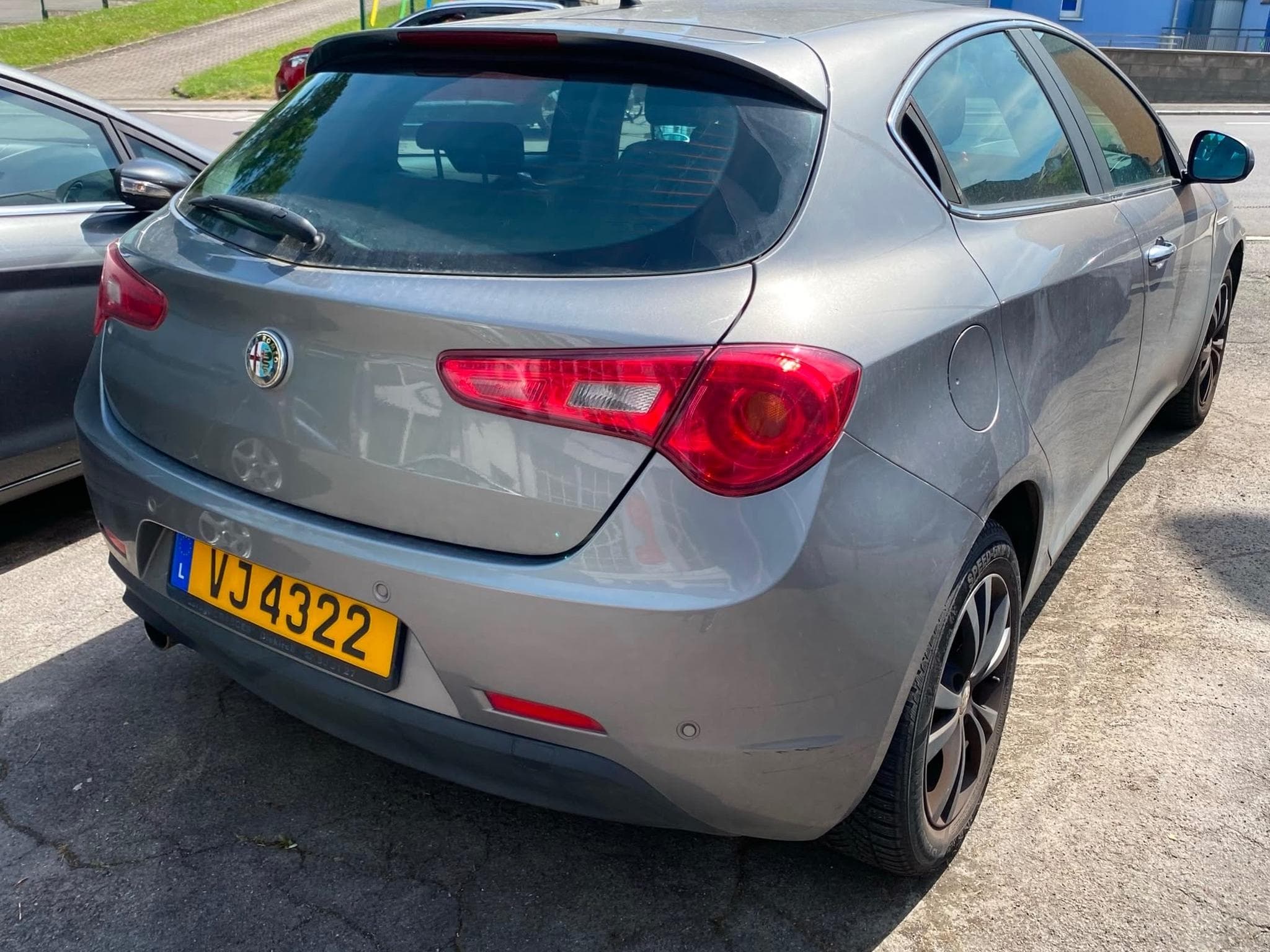 Alfa-Romeo Giulietta 1.6 jtd 105 (2011) - Foto 2