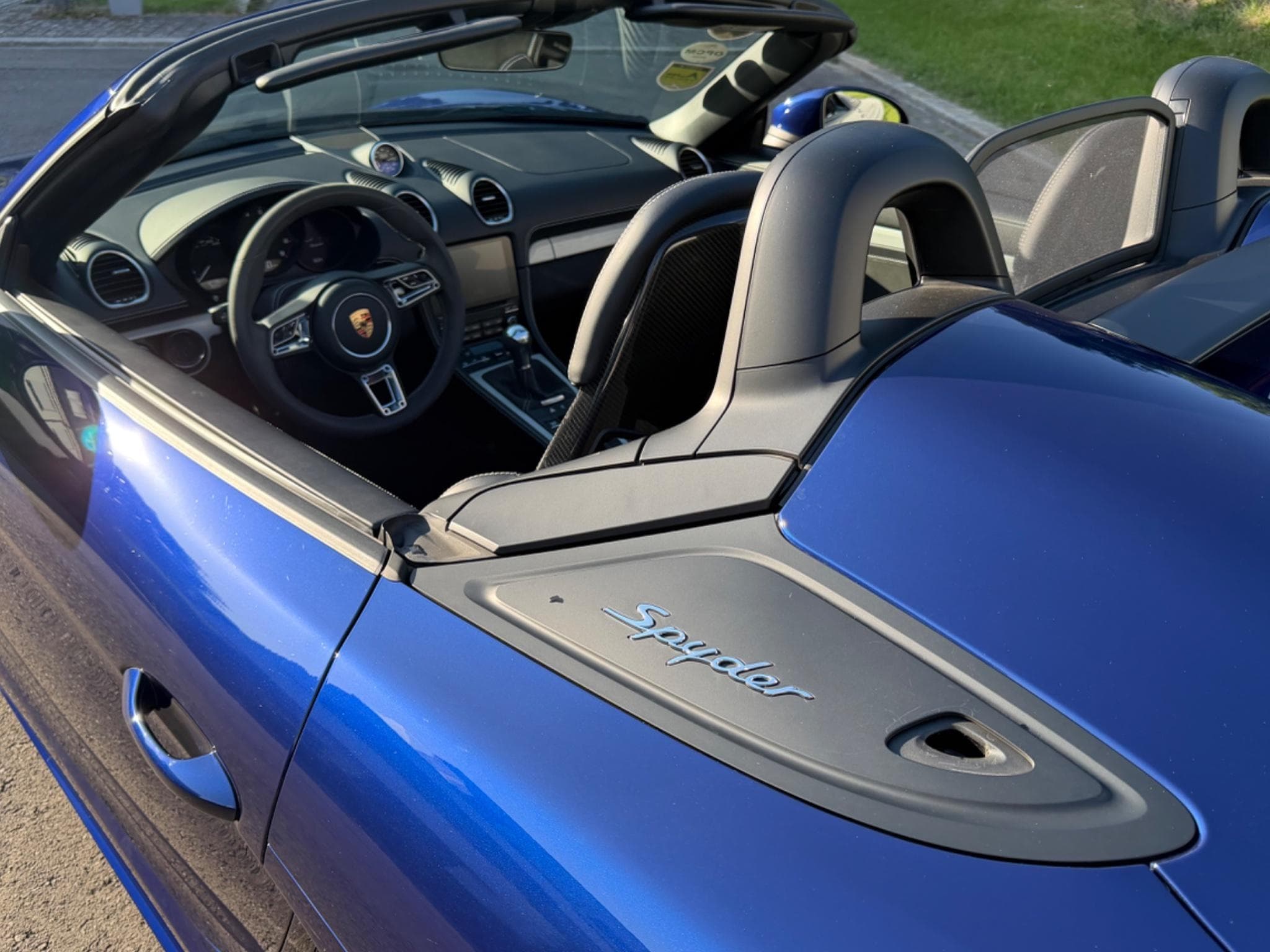 Porsche 718 Spyder, 918 Carbonsitze, Manuel, Bose, (2023) - Photo 3