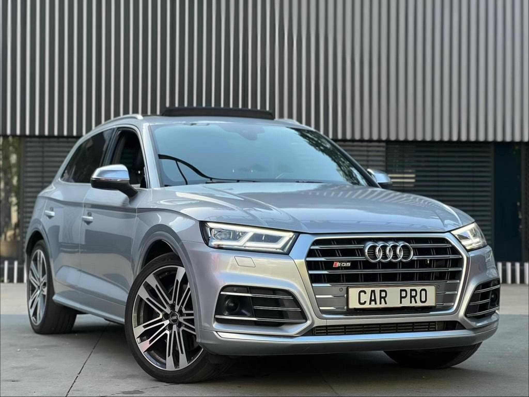 Audi SQ5 3.0 TDI / 347 PS / QUATTRO / S LINE / BANG & OLUFSEN / PANOR (2020) - Foto 2
