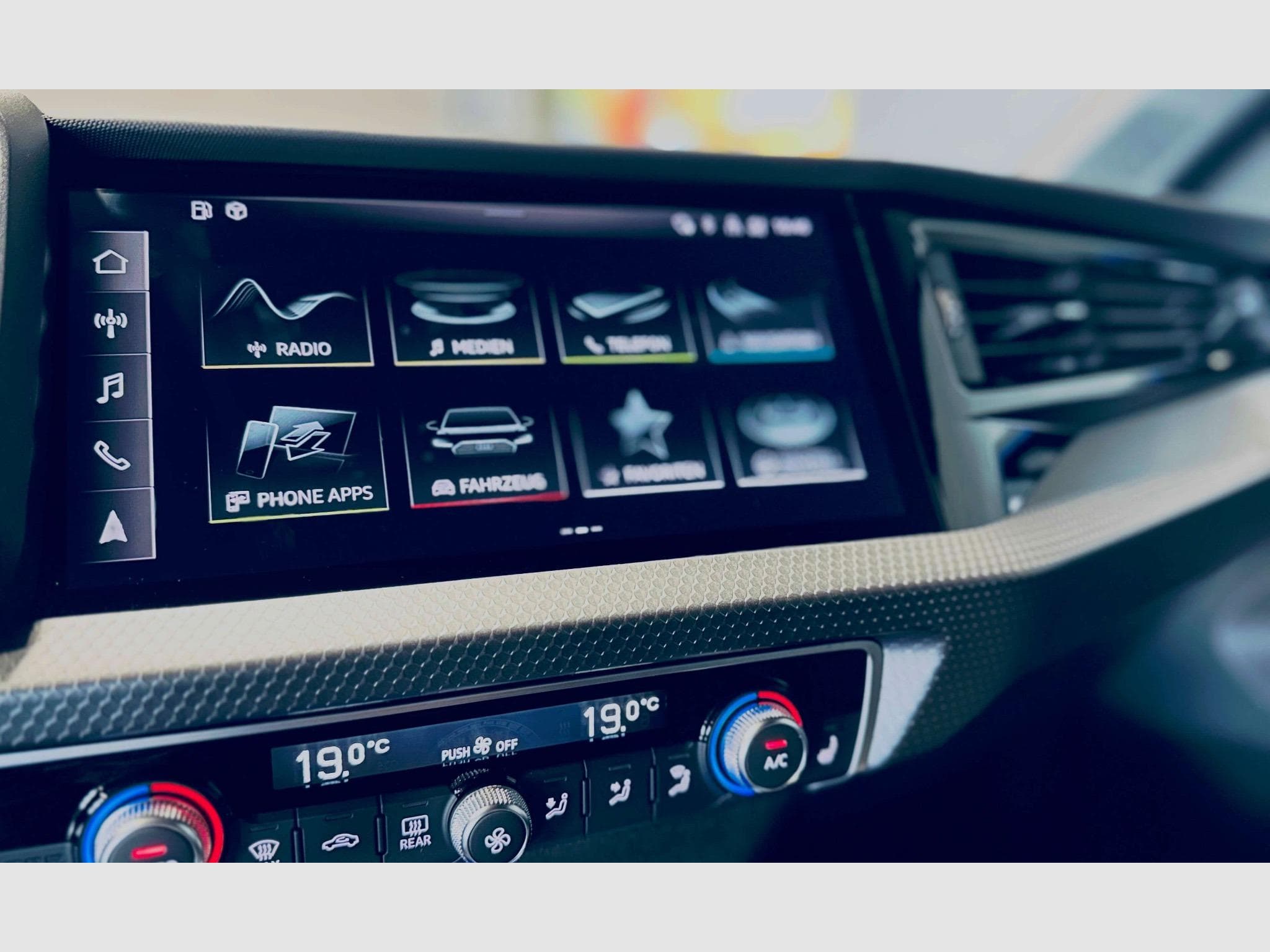 Audi A1 A1 SPORTBACK S-LINE 40 TFSI S-TRONIC (2022) - Photo 12