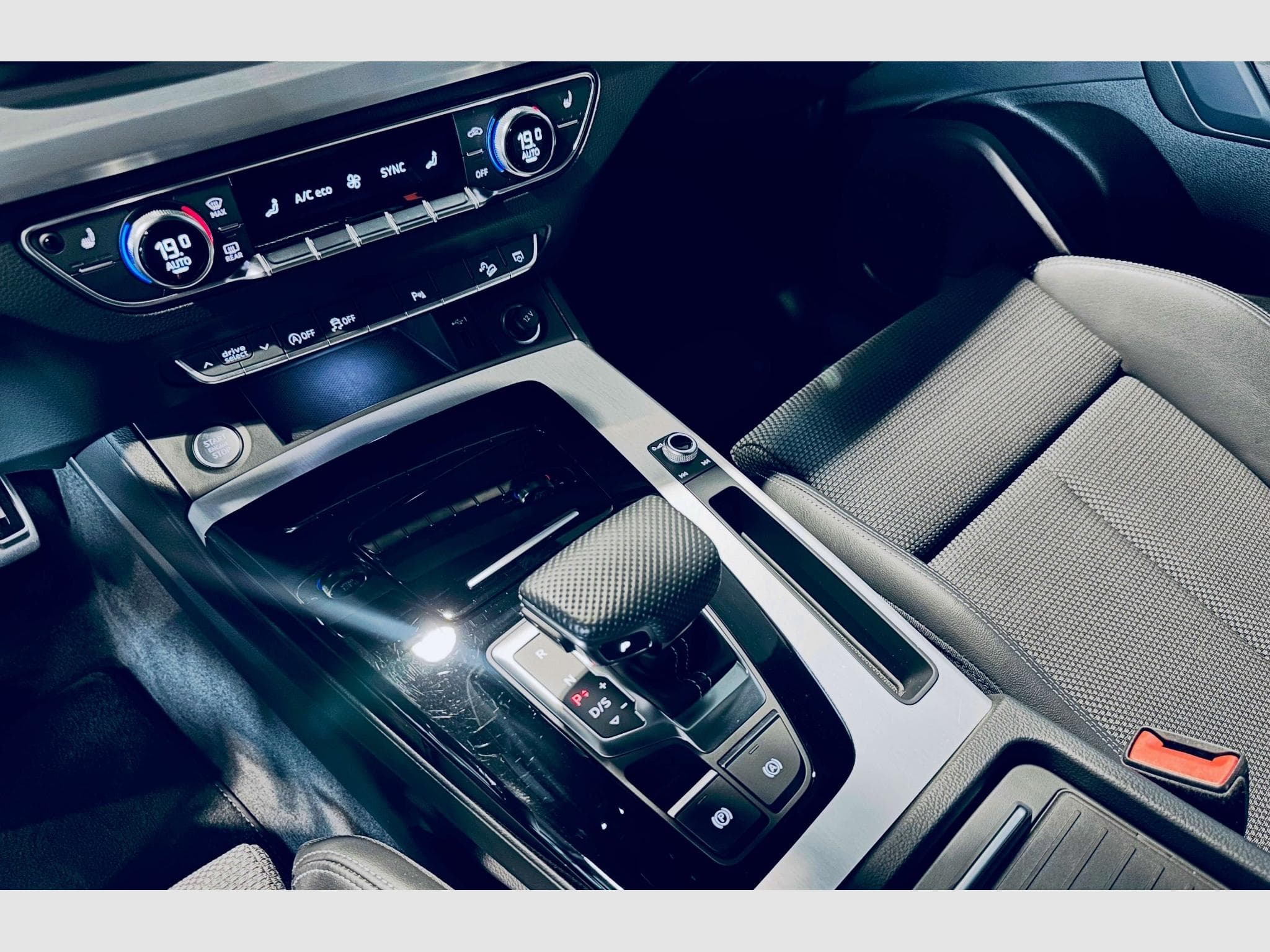 Audi Q5 Q5 EDITION S-LINE 45 TFSI QUATTRO S-TRONIC (2022) - Photo 8