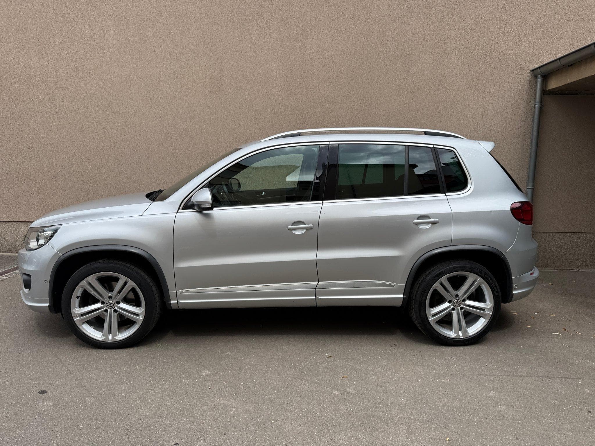 VW Tiguan 2.0 TDI Sport & Style – Pack R-Line (2014) - Photo 4