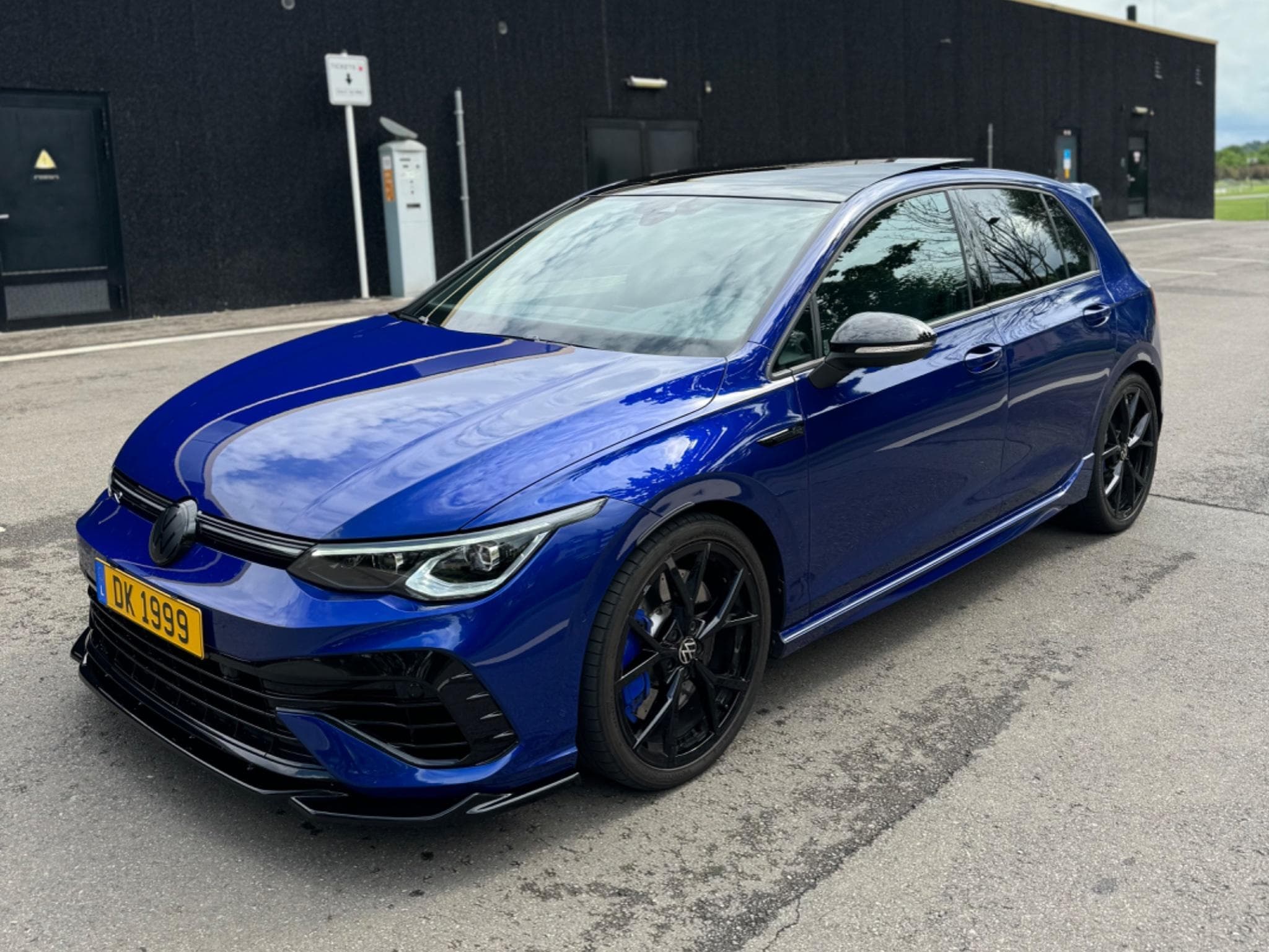 VW Golf VIII R Performance (2023) - Photo 1