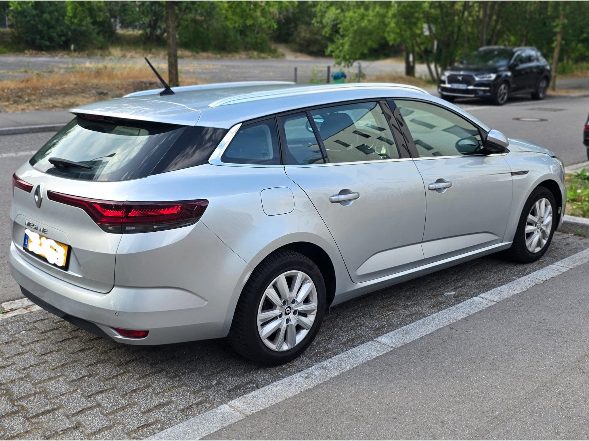 Renault Megane Megane IV Estate blue dCi 115 Business (2022) - Photo 1